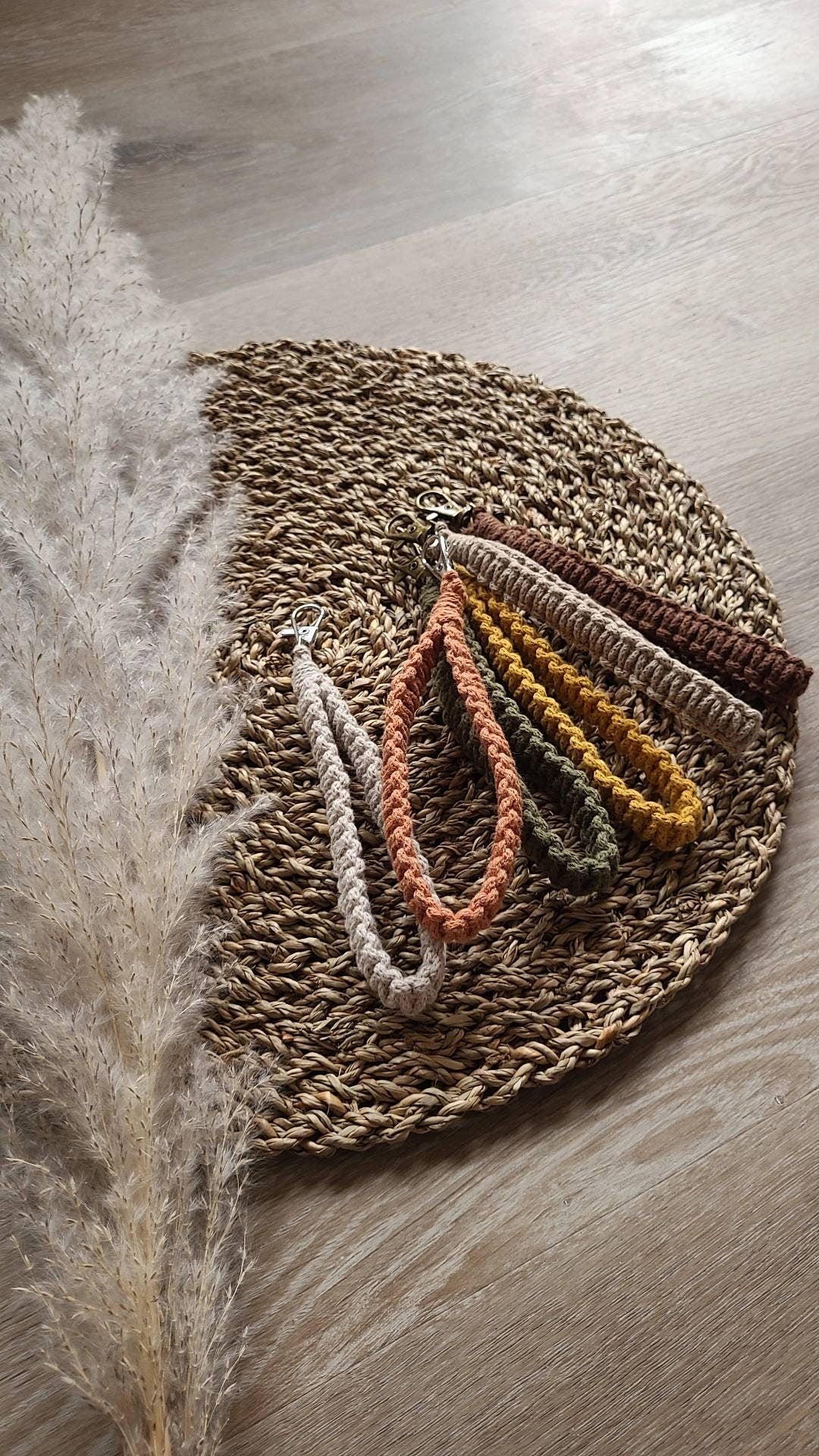 Makramee Schlüsselanhänger Handarbeit Schlaufe in Naturtönen Schlüsselband