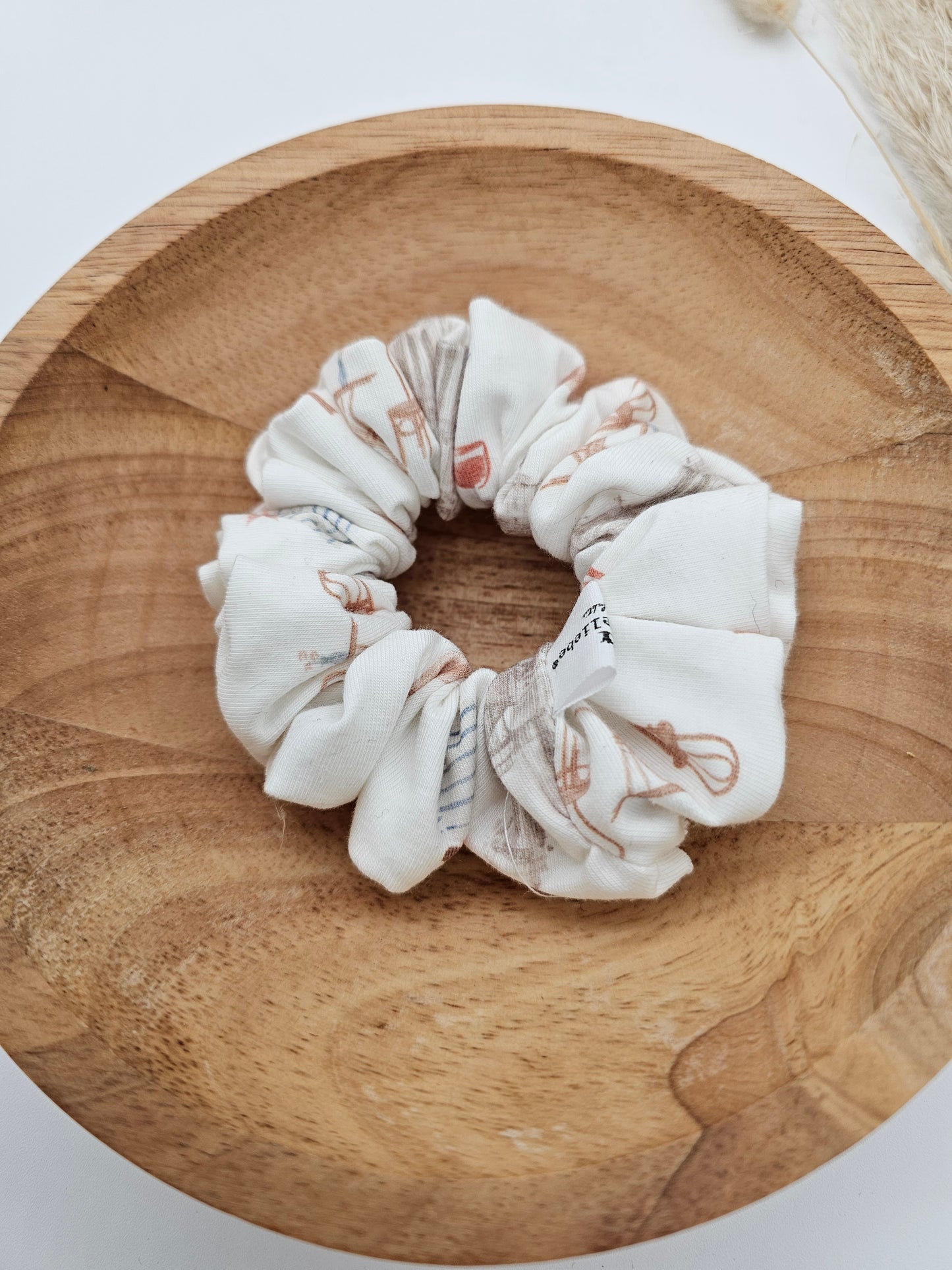 Trendiges Scrunchie Paris