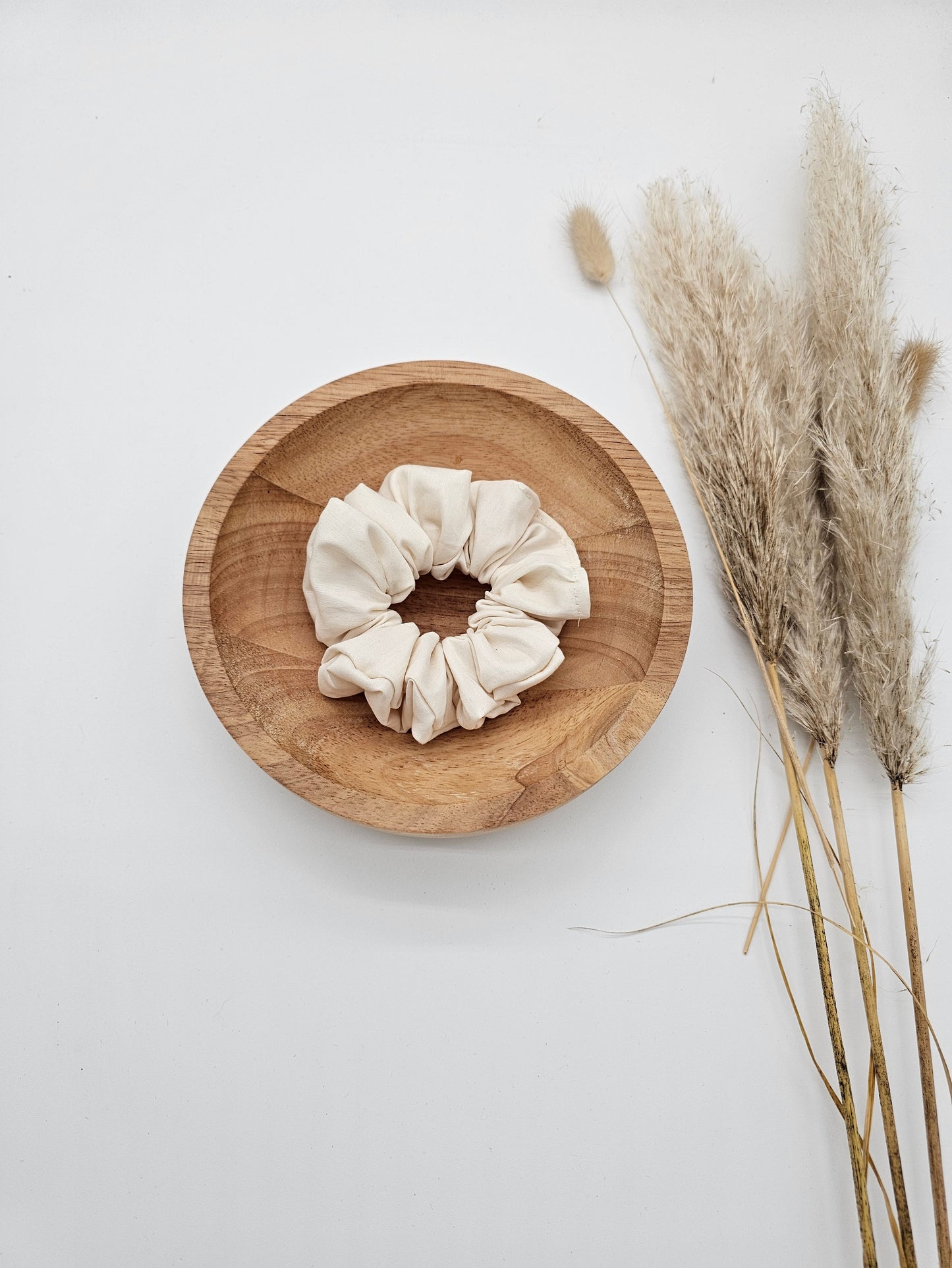 Trendiges Scrunchie Satin natur