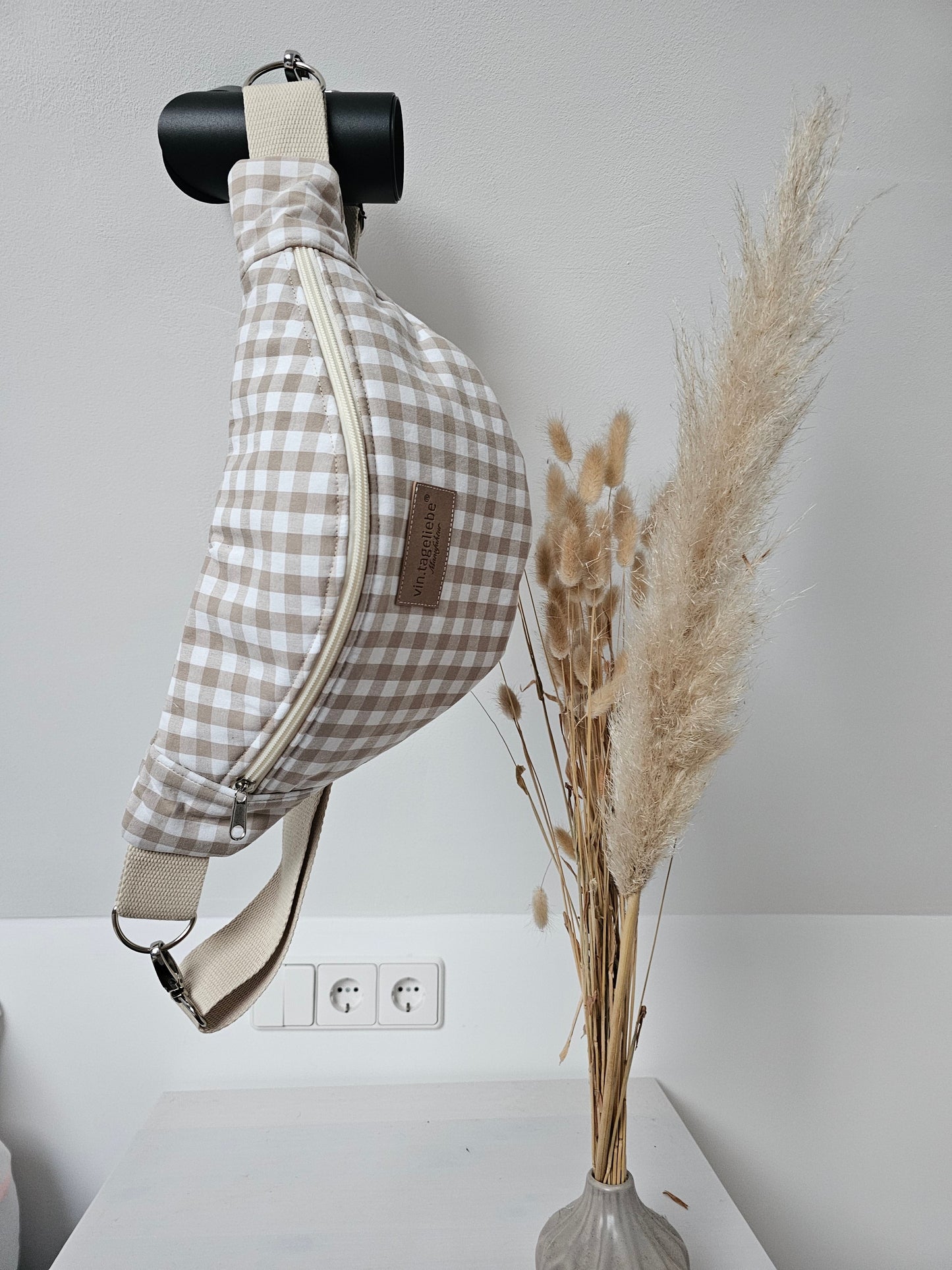 Vintageliebe® Crossbody Bauchtasche beige kariert mit edlem Lederetikett - Vintageliebe® Vintageliebe®Crossbody Bauchtasche
