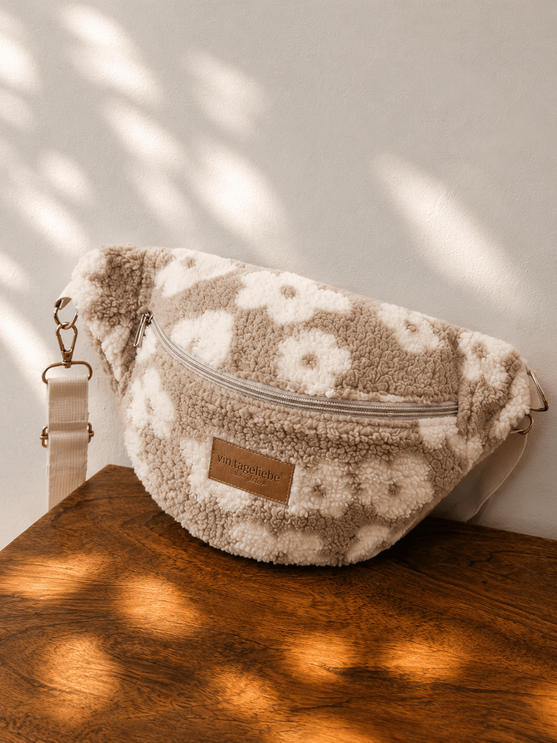 Crossbody Bauchtasche teddy Blumen – Mit Lederetikett – Vintageliebe® - Vintageliebe® Vintageliebe®Crossbody Bauchtasche