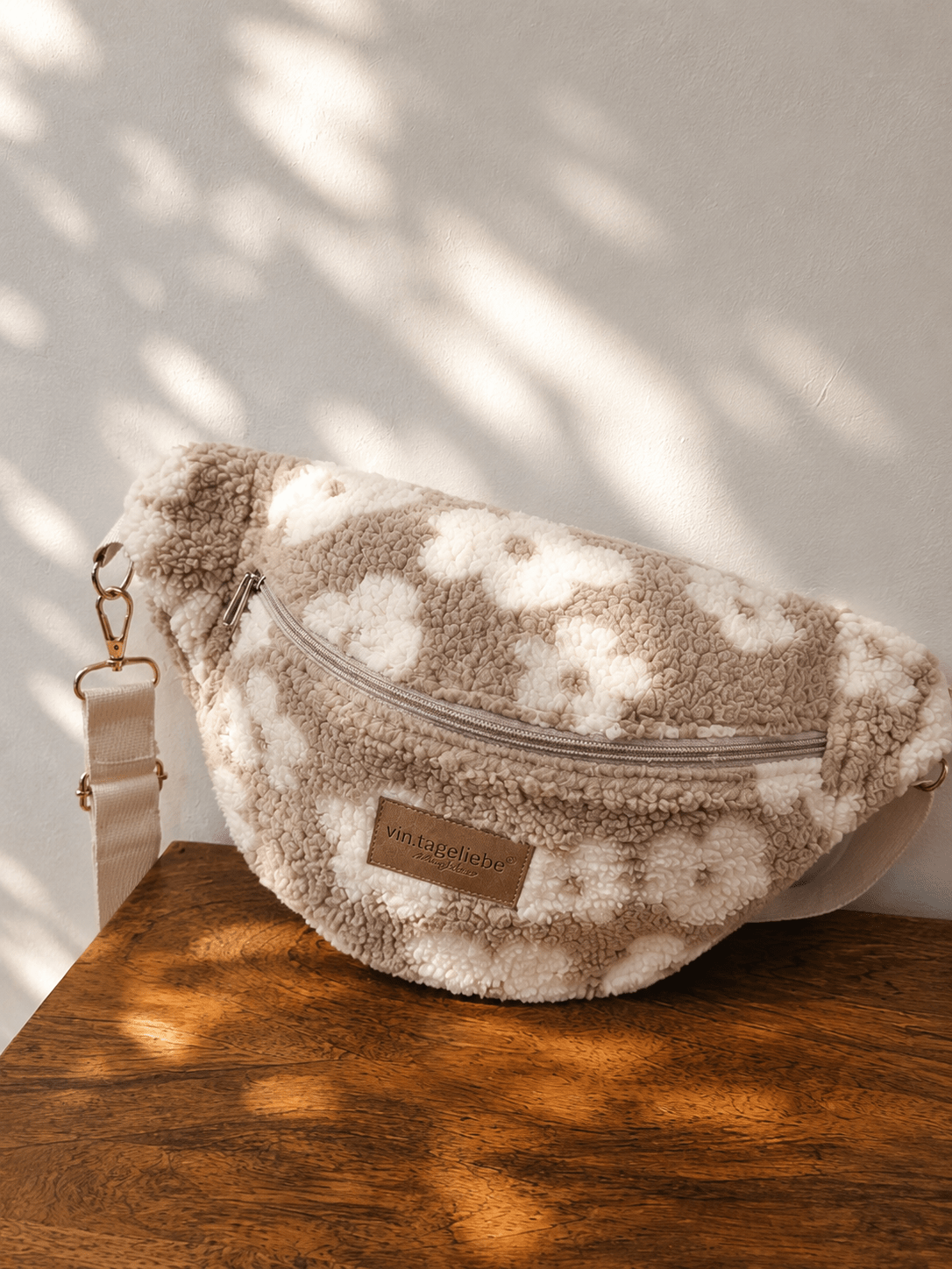 Crossbody Bauchtasche teddy Blumen – Mit Lederetikett – Vintageliebe® - Vintageliebe® Vintageliebe®Crossbody Bauchtasche