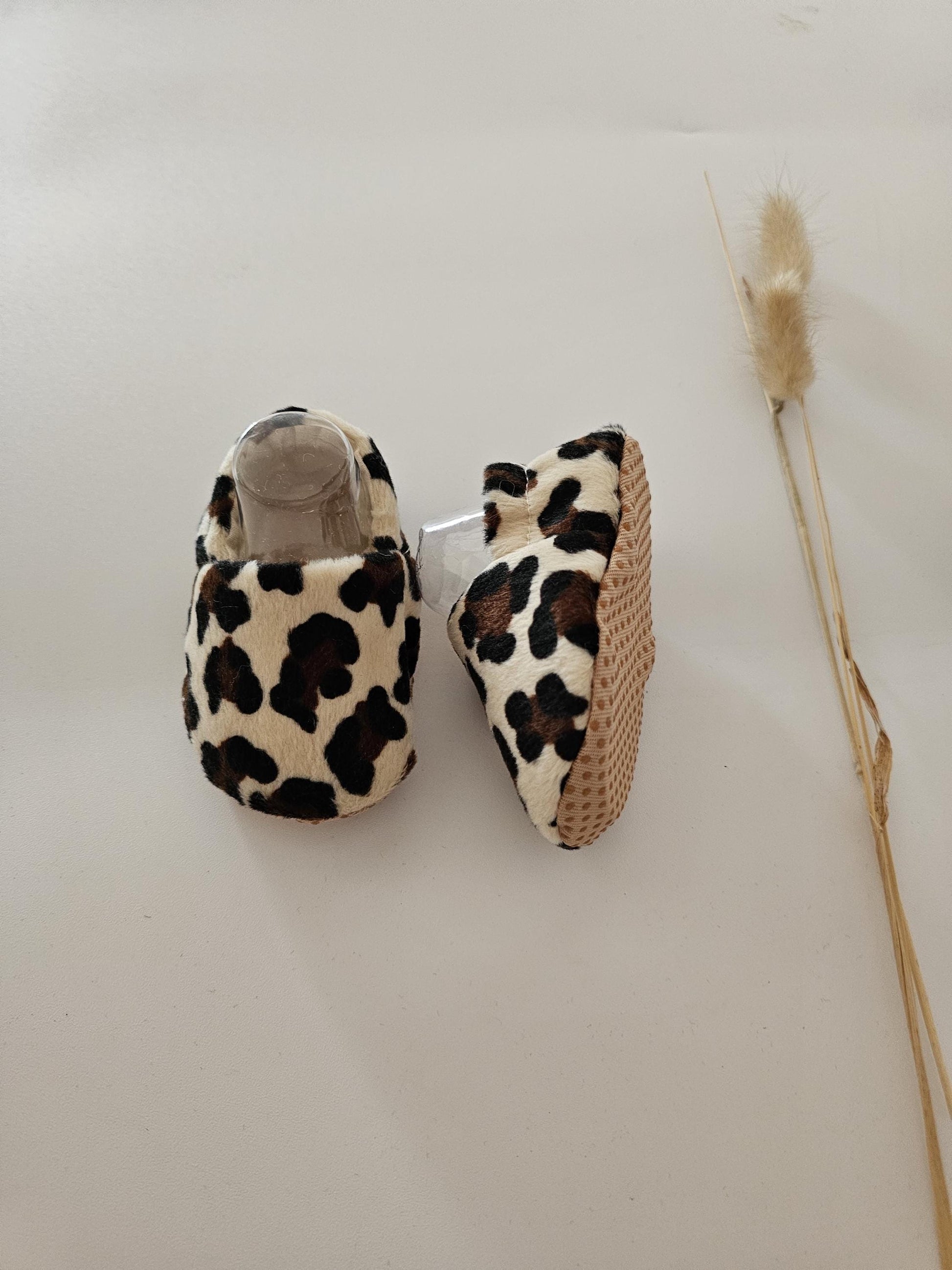 Hausschuhe | Barfußschuhe | Krabbelschuhe | Lauflernschuhe für Babys und Kinder in Leostoff mit rutschhemmender Sohle| Gr. 17 - 29 - Vintageliebe® Etsy