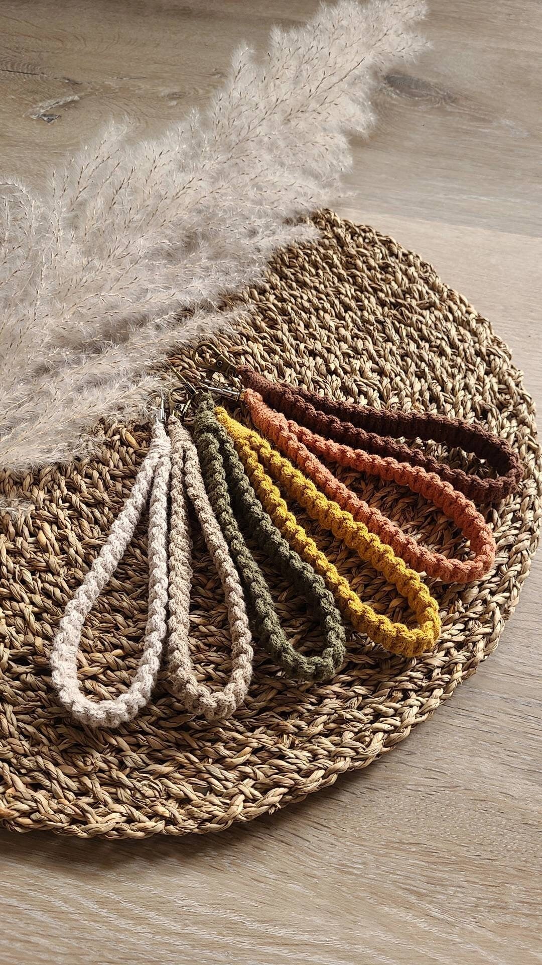 Makramee Schlüsselanhänger Handarbeit Schlaufe in Naturtönen Schlüsselband