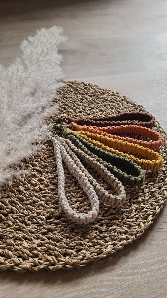 Makramee Schlüsselanhänger Handarbeit Schlaufe in Naturtönen Schlüsselband