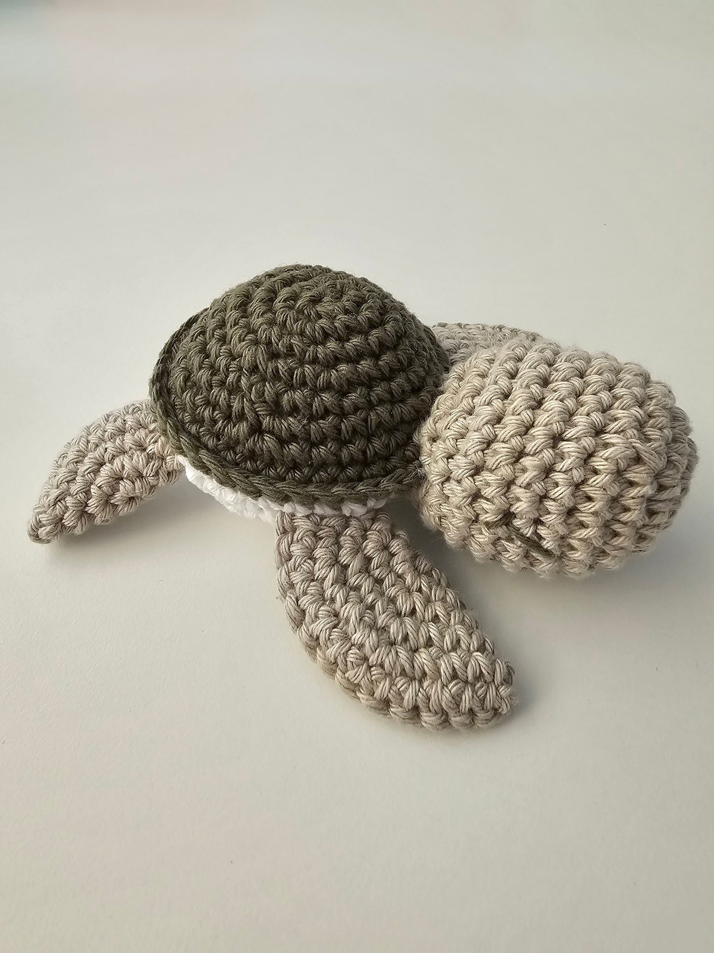 SCHILDI Rassel Naturspielzeug Kaki