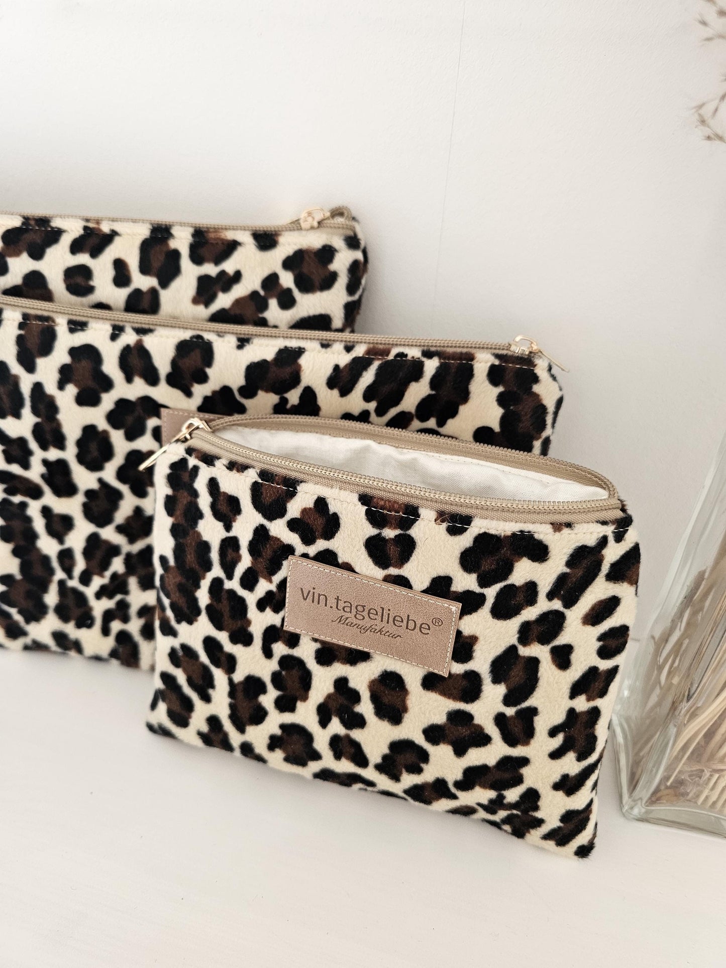 Vintageliebe® | Kosmetiktasche | Kosmetikcase in trendigem Leo-Design ohne sichtbaren Nähte | wahlweise Zipper in Silber oder Gold