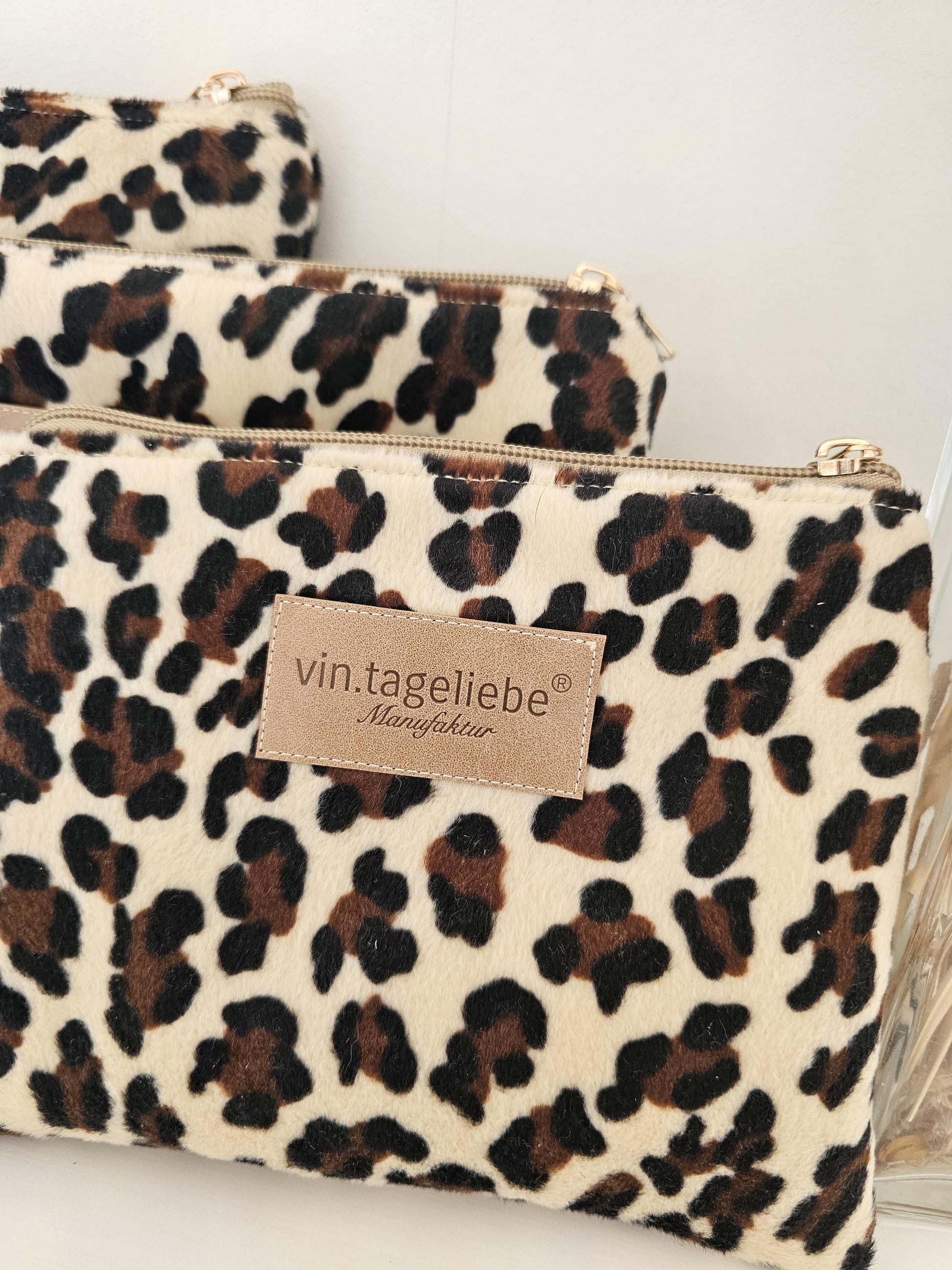 Vintageliebe® | Kosmetiktasche | Kosmetikcase in trendigem Leo-Design ohne sichtbaren Nähte | wahlweise Zipper in Silber oder Gold