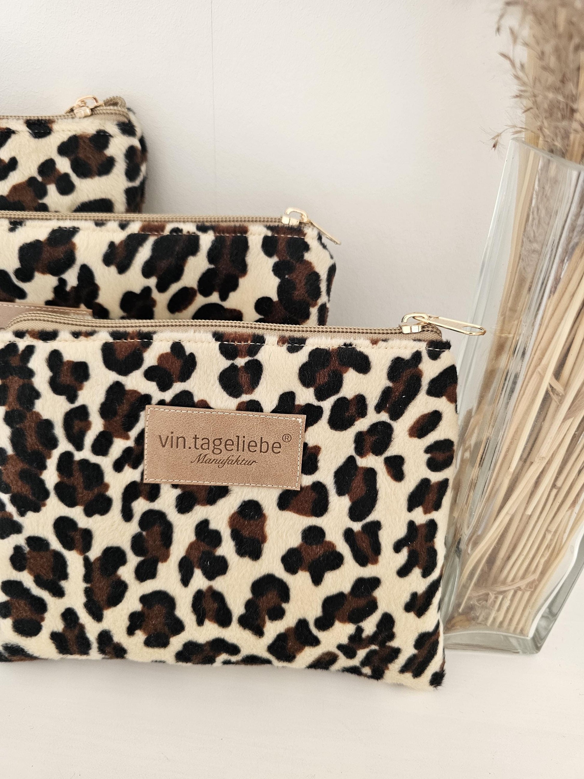 Vintageliebe® | Kosmetiktasche | Kosmetikcase in trendigem Leo-Design ohne sichtbaren Nähte | wahlweise Zipper in Silber oder Gold