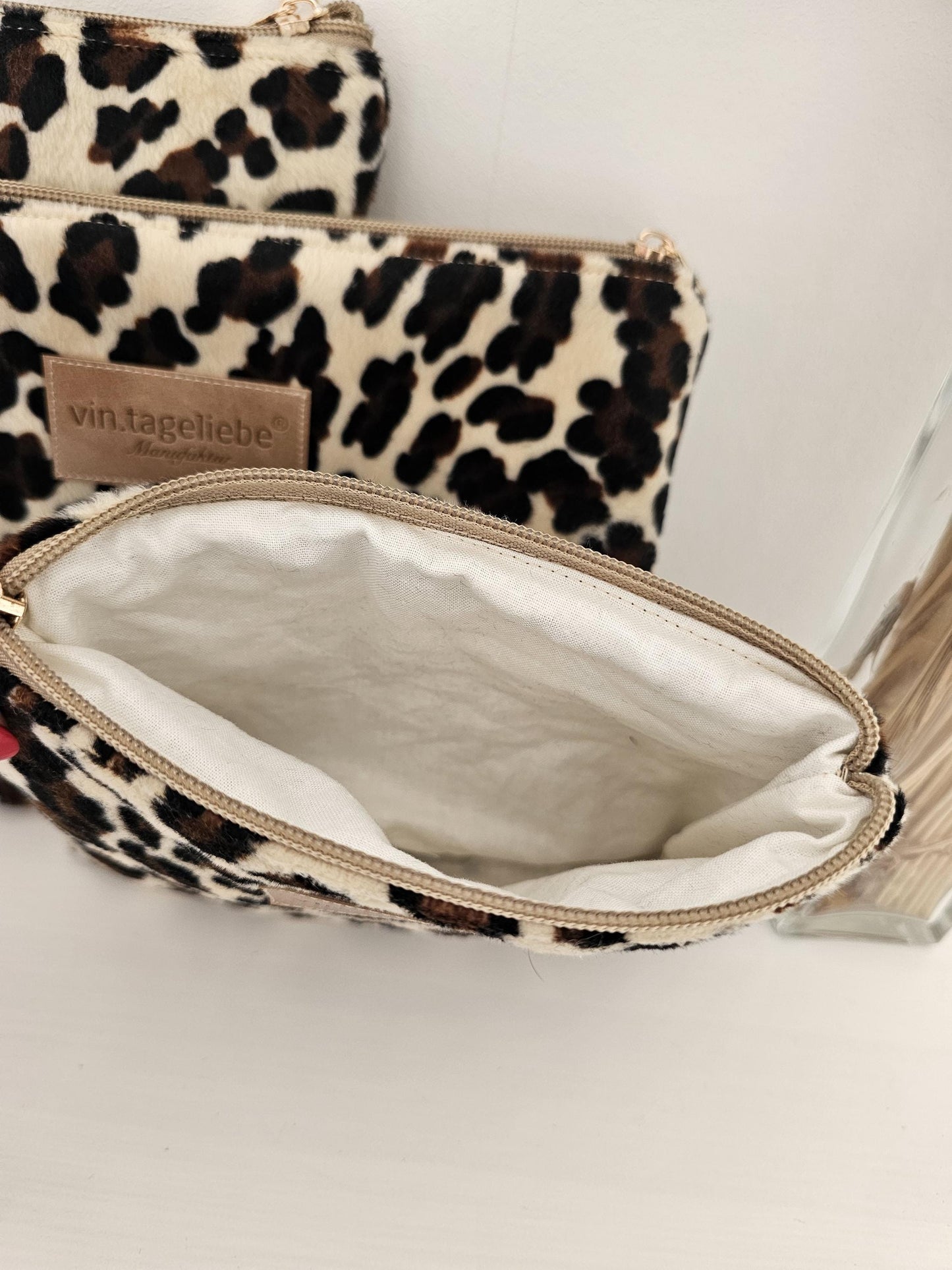 Vintageliebe® | Kosmetiktasche | Kosmetikcase in trendigem Leo-Design ohne sichtbaren Nähte | wahlweise Zipper in Silber oder Gold