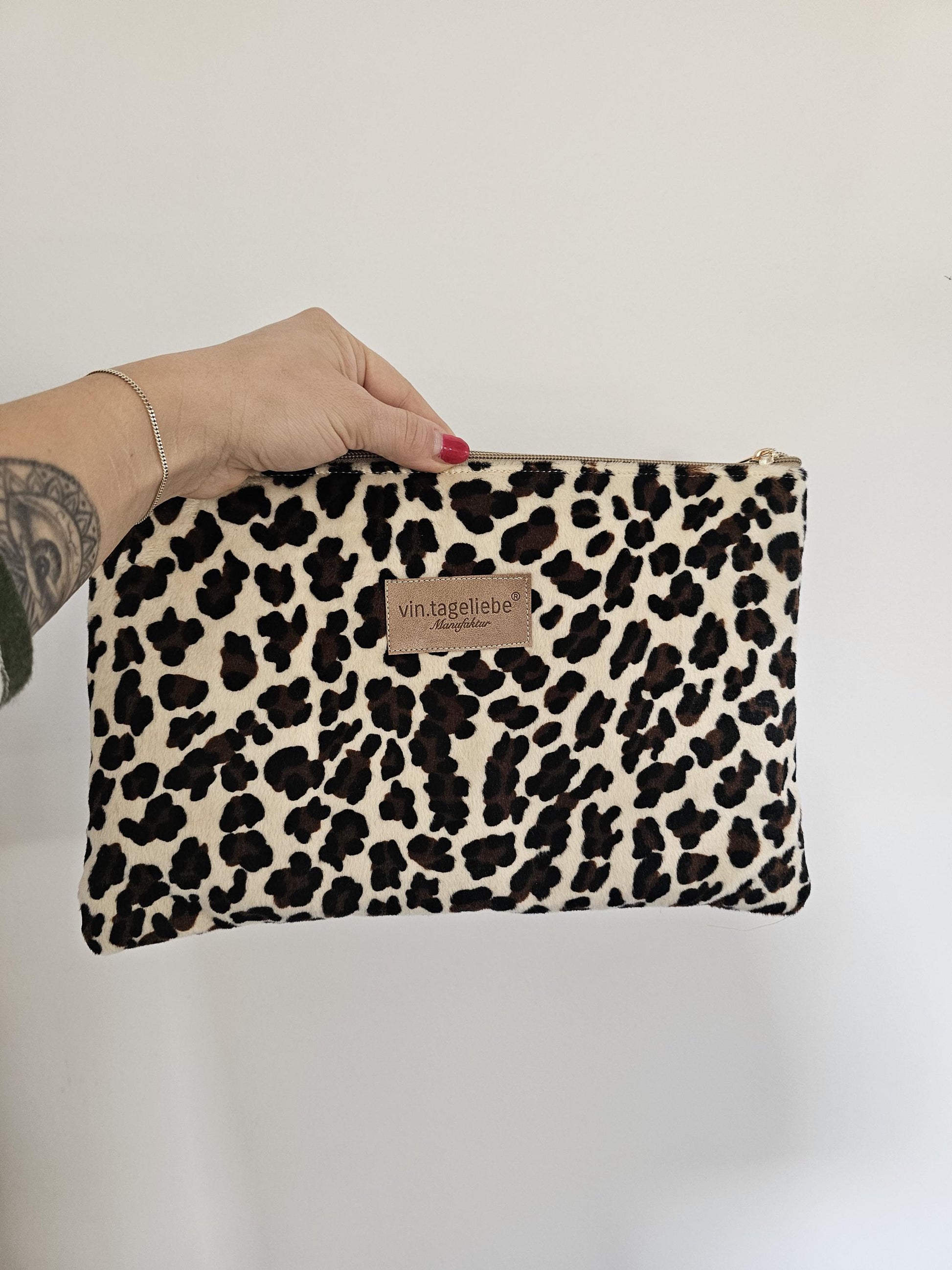 Vintageliebe® | Kosmetiktasche | Kosmetikcase in trendigem Leo-Design ohne sichtbaren Nähte | wahlweise Zipper in Silber oder Gold