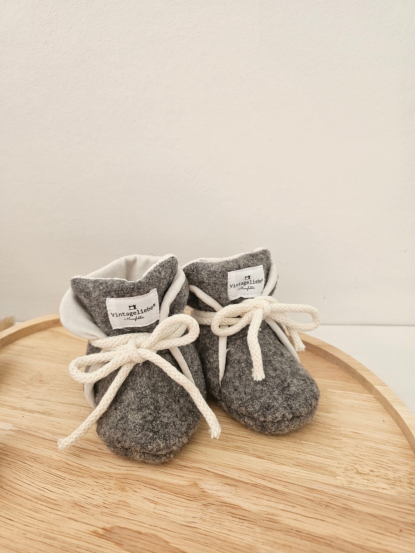 Vintageliebe® Hausschuhe Babyschuhe Walkboots aus 100% Schafwolle grau