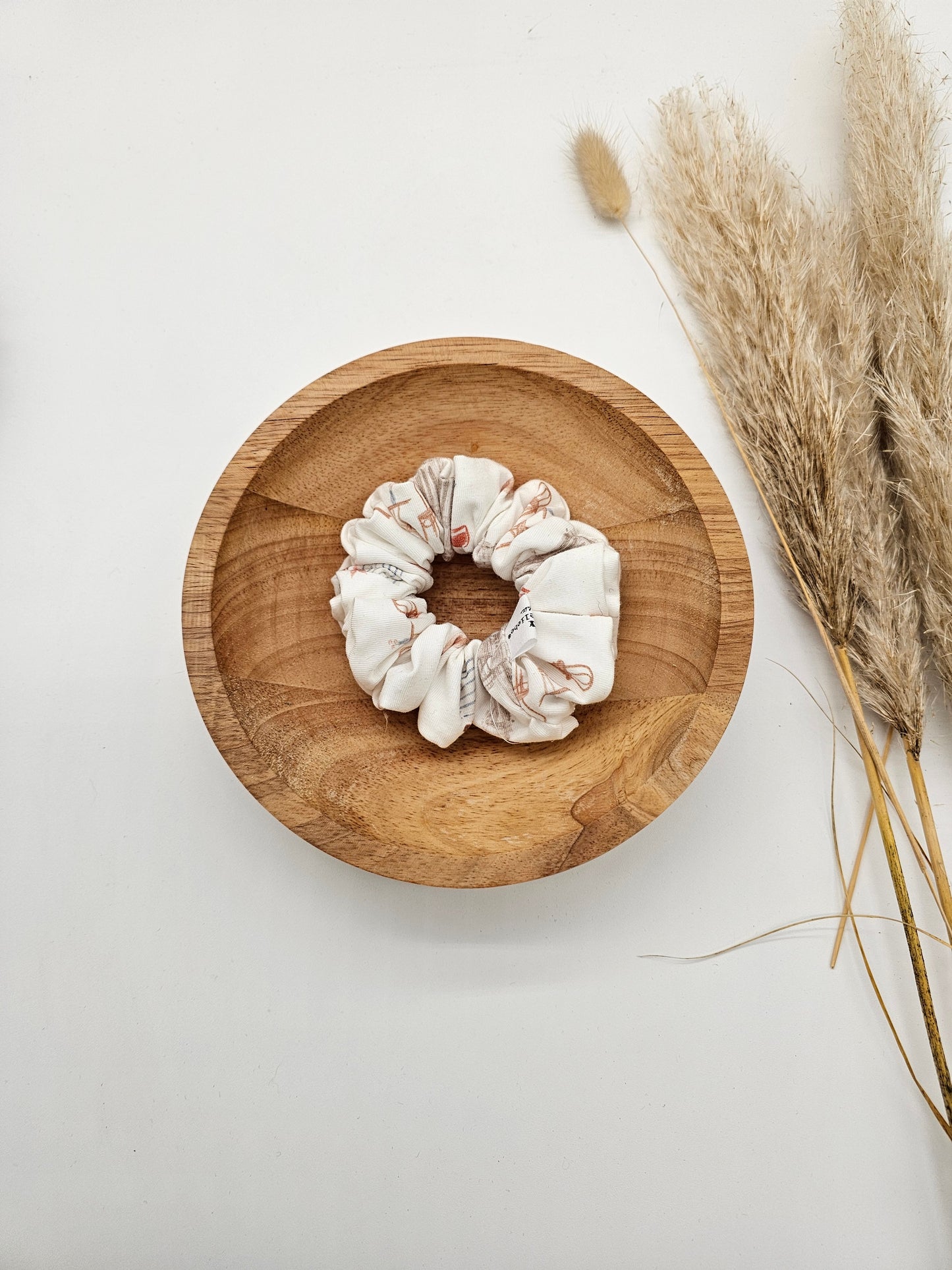 Trendiges Scrunchie Paris