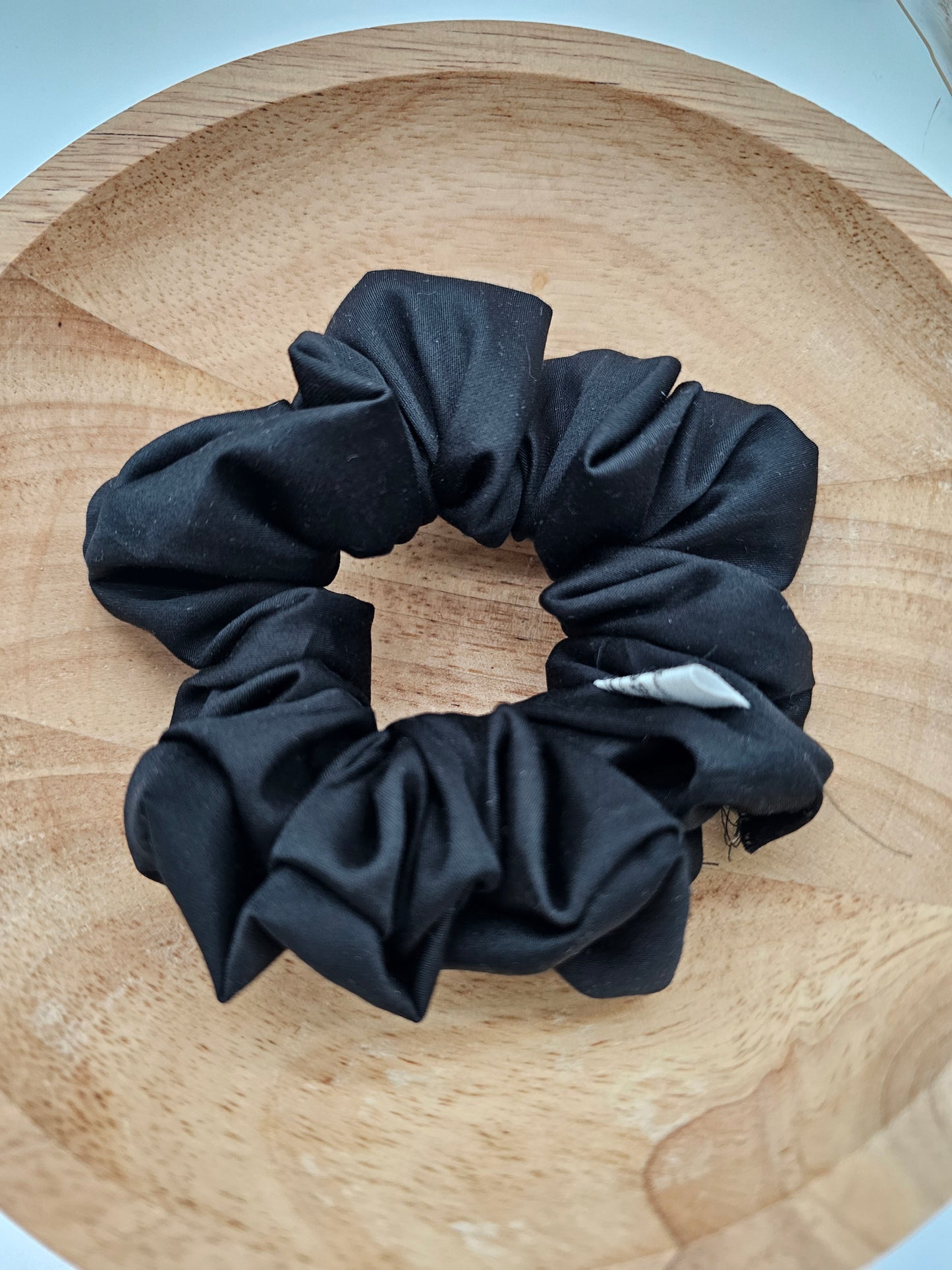 Trendiges Scrunchie Satin schwarz