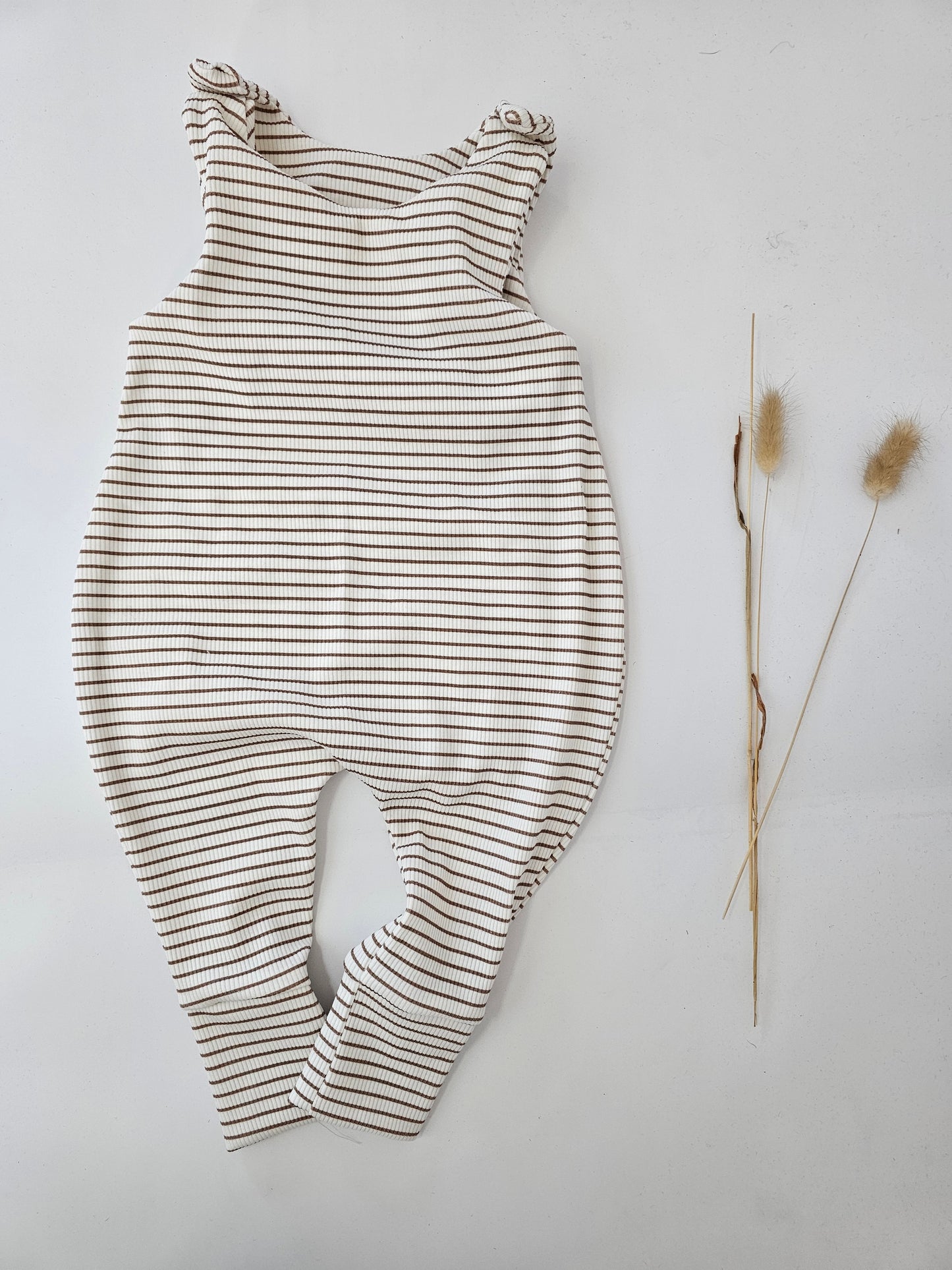 Vintageliebe® edler Strampler beige gestreift aus zertifiziertem Baumwolljersey