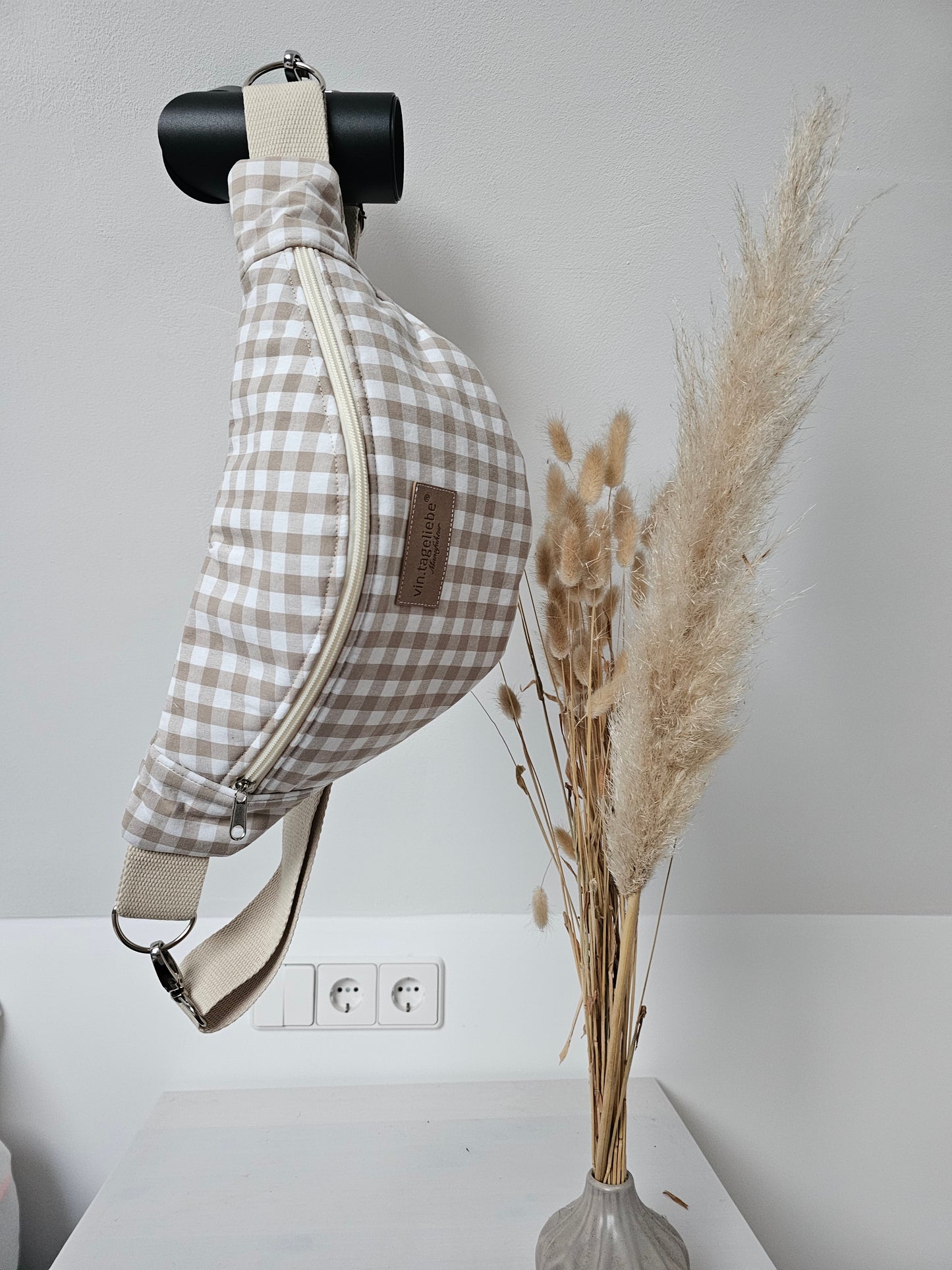 Vintageliebe® Crossbody Bauchtasche beige kariert mit edlem Lederetikett