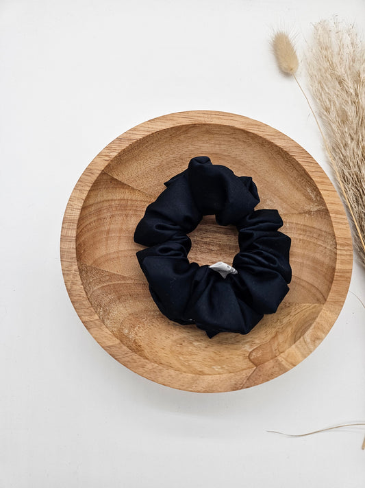 Edles Scrunchie Satin marineblau