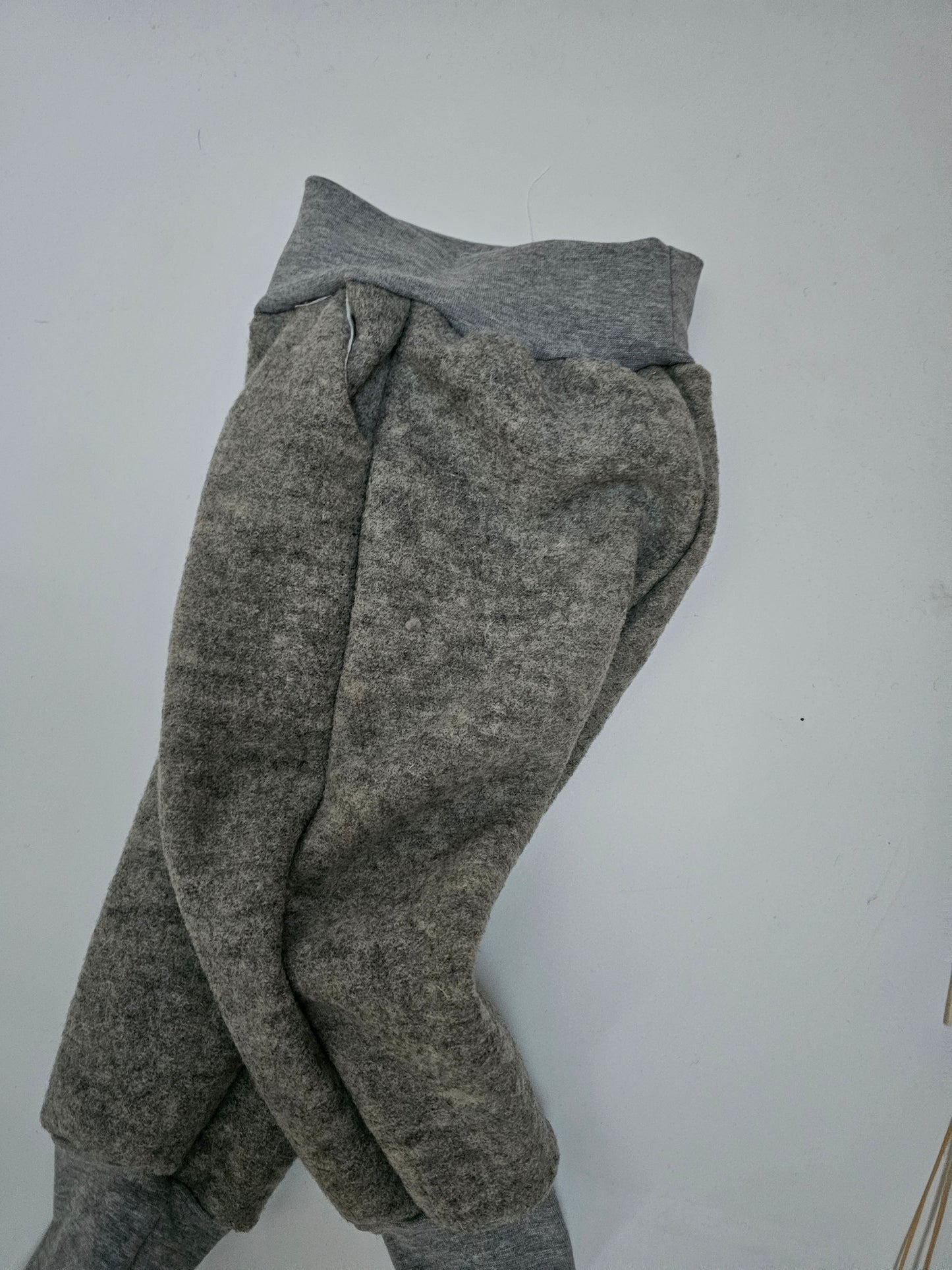 Walkhose aus 100% Schurwolle mit Hosentaschen Gr. 74 - 122 grau