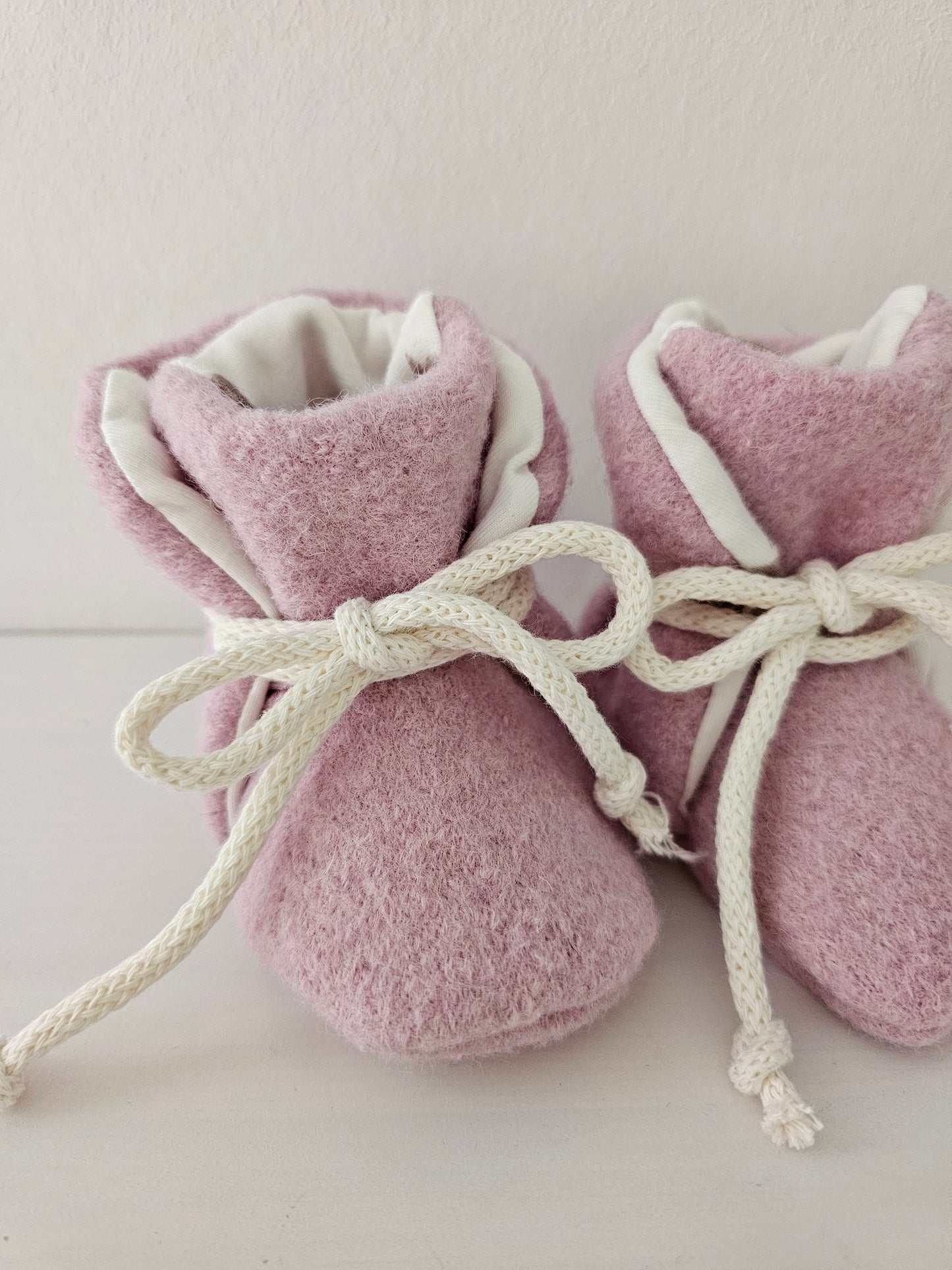 Vintageliebe® Hausschuhe Babyschuhe Walkboots aus 100% Schafwolle rosa