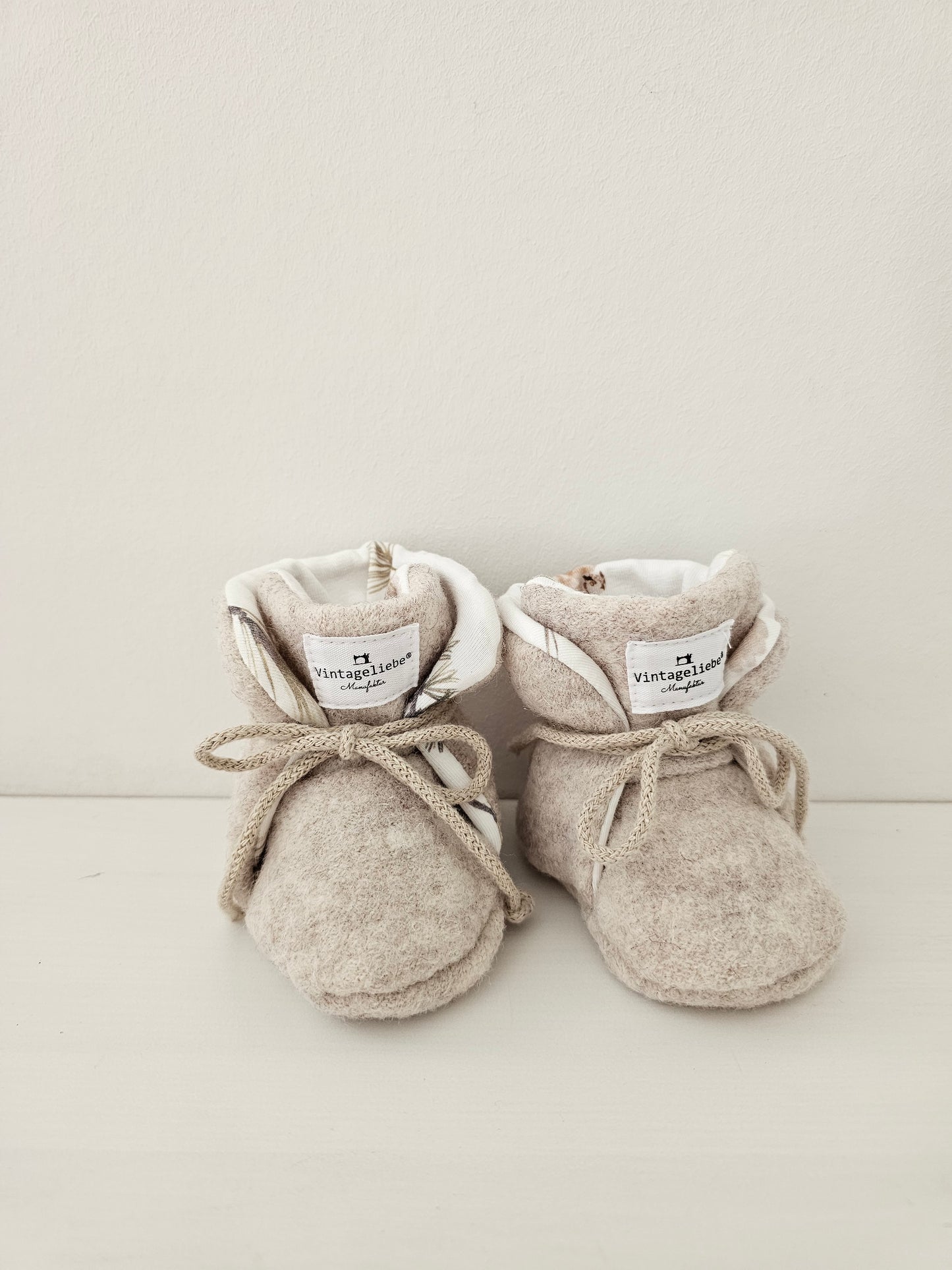 Vintageliebe® Hausschuhe Babyschuhe Walkboots aus 100% Schafwolle beige