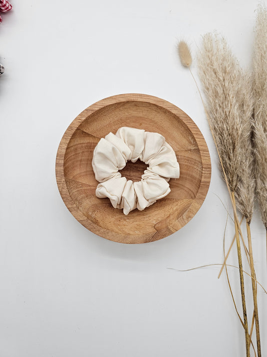 Trendiges Scrunchie Satin natur