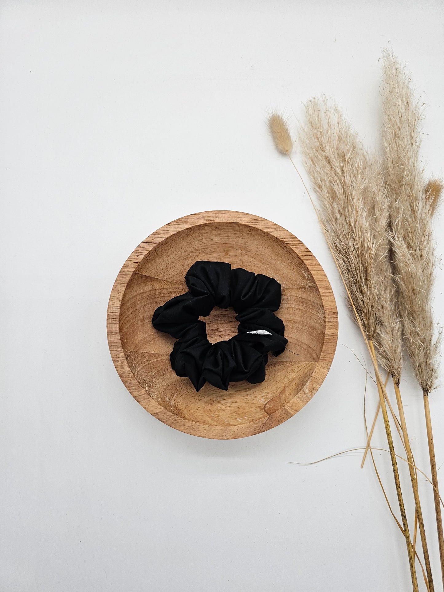 Trendiges Scrunchie Satin schwarz