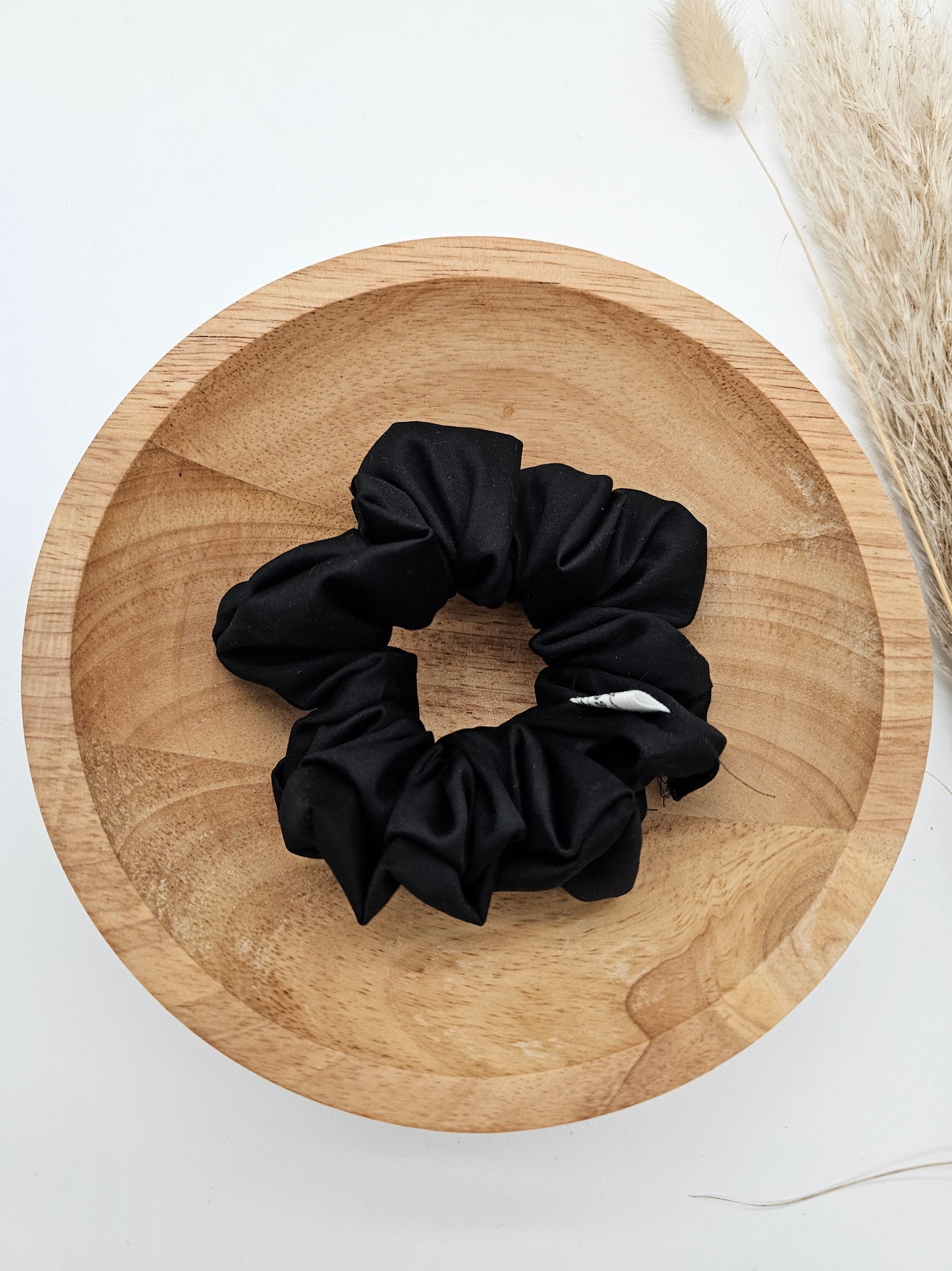 Trendiges Scrunchie Satin schwarz
