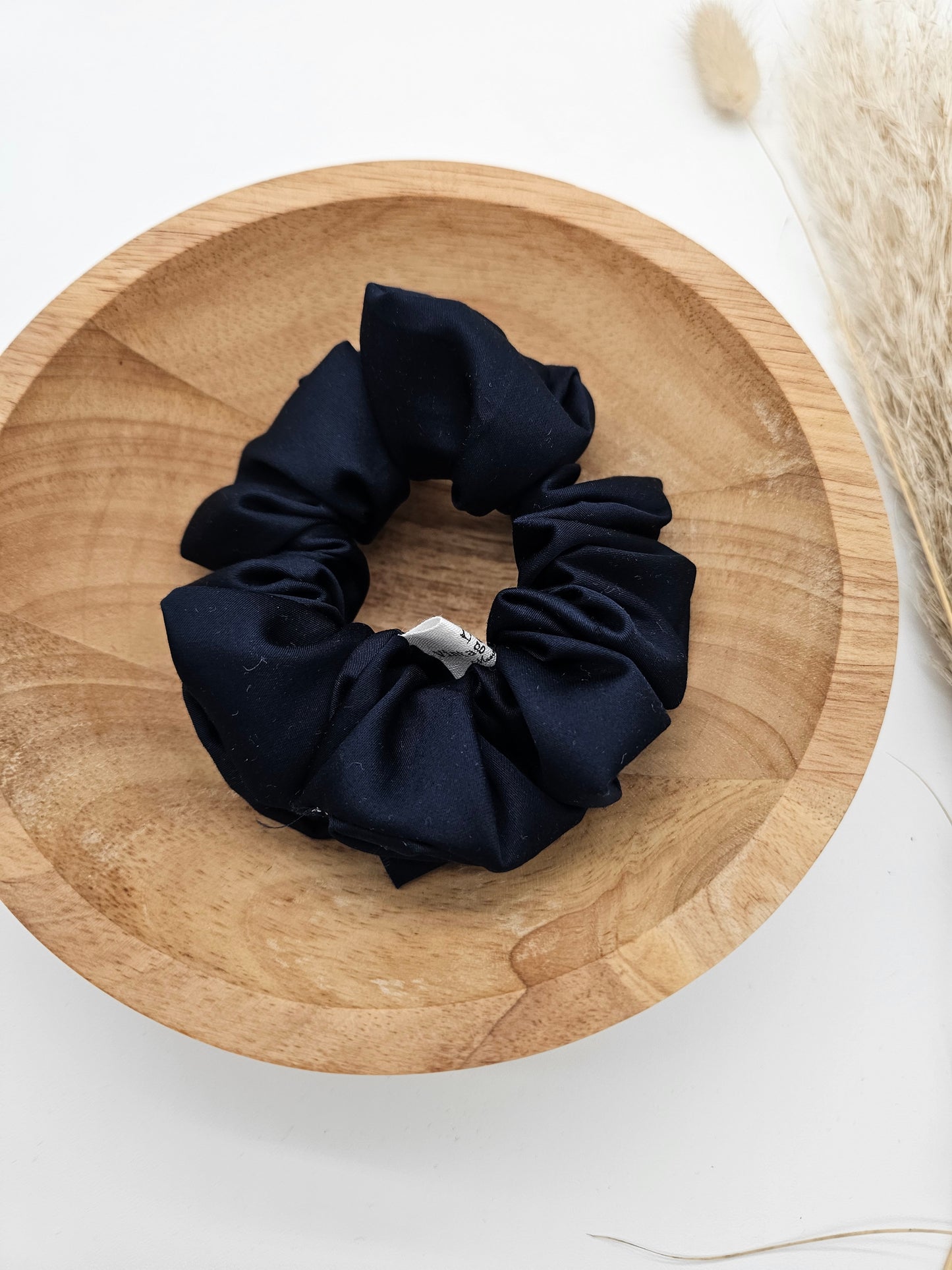 Edles Scrunchie Satin marineblau