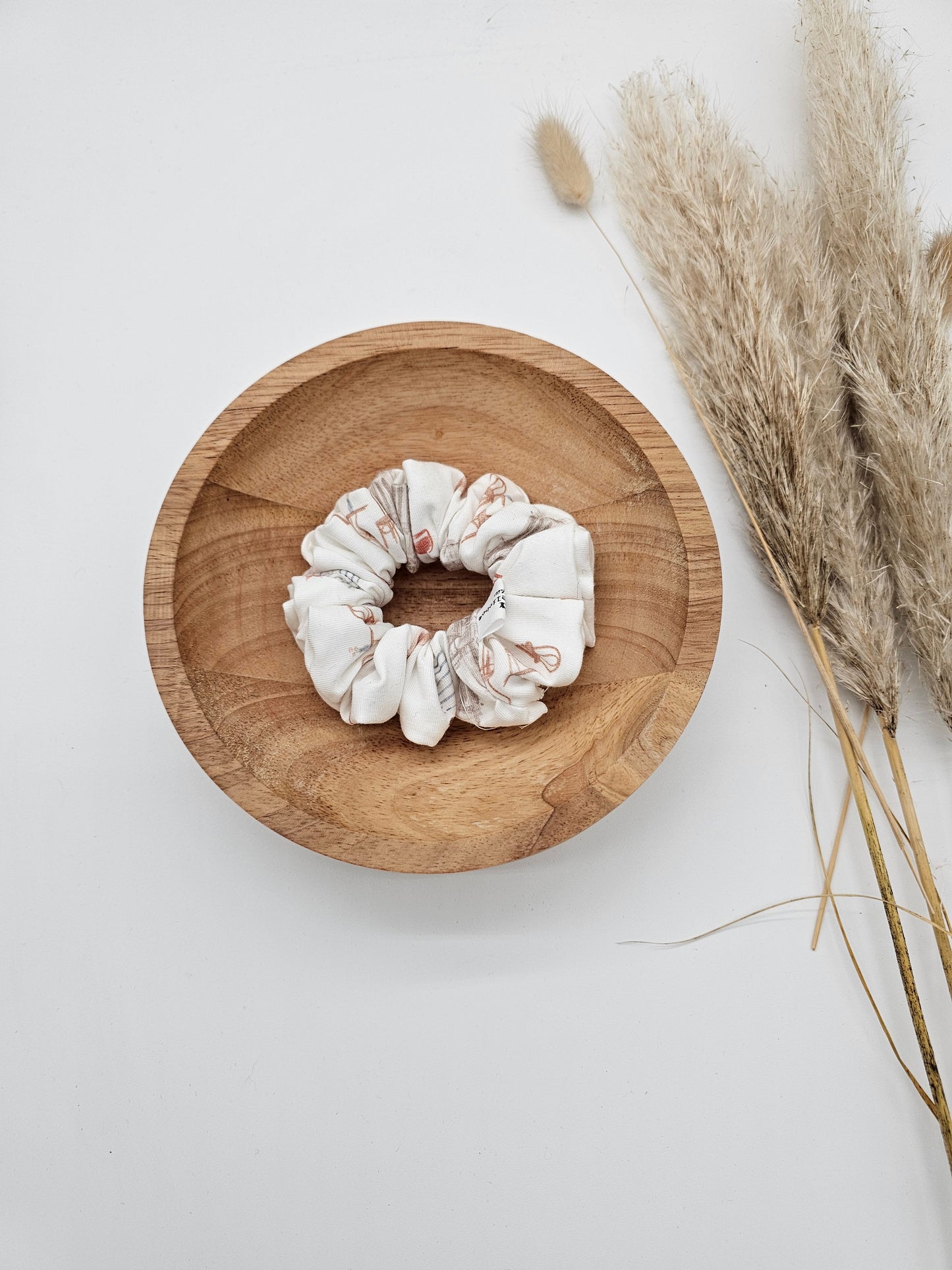 Trendiges Scrunchie Paris