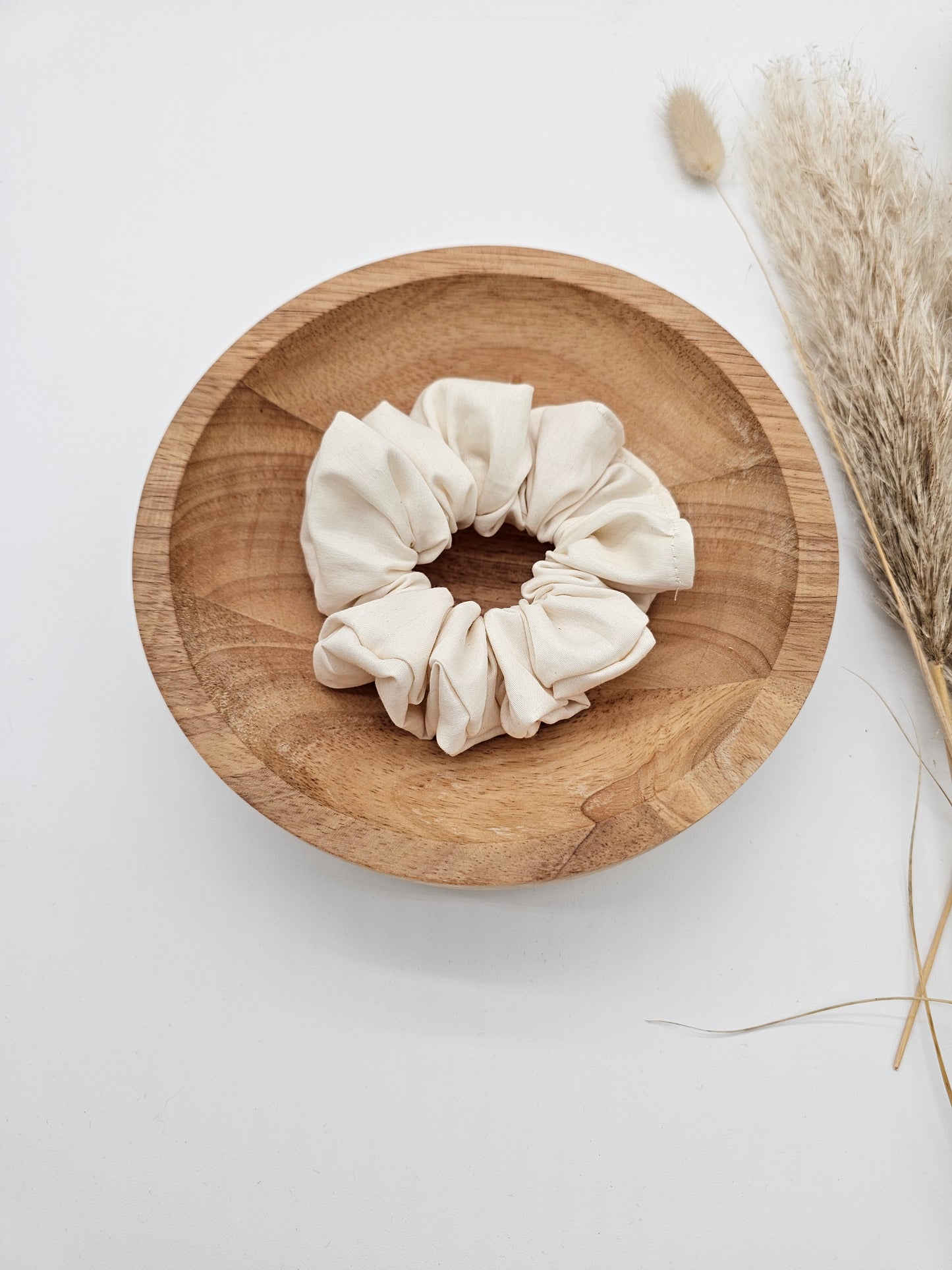 Trendiges Scrunchie Satin natur