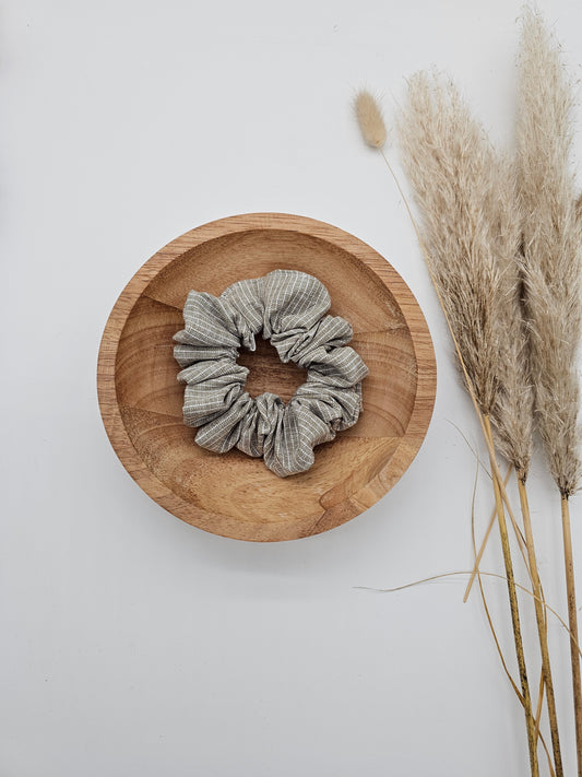 Trendiges Scrunchie oliv gestreift