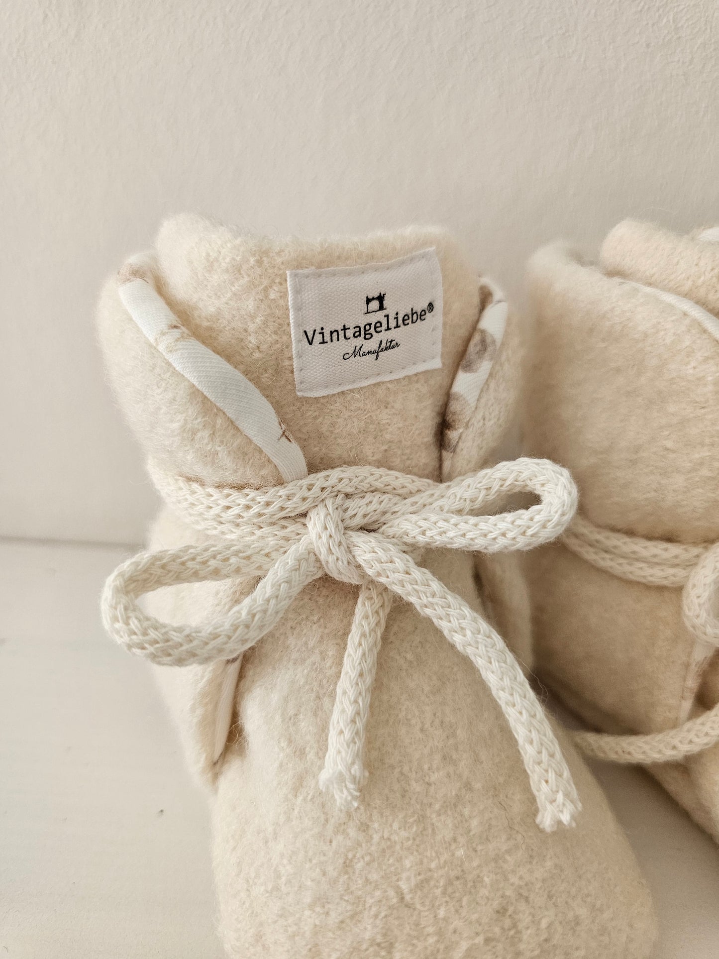 Vintageliebe® Hausschuhe Babyschuhe Walkboots aus 100% Schafwolle