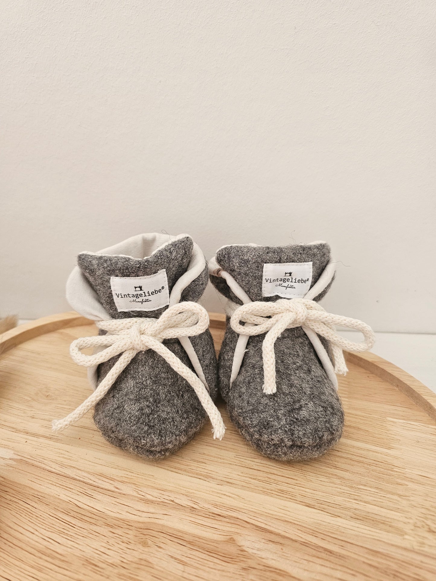 Vintageliebe® Hausschuhe Babyschuhe Walkboots aus 100% Schafwolle grau