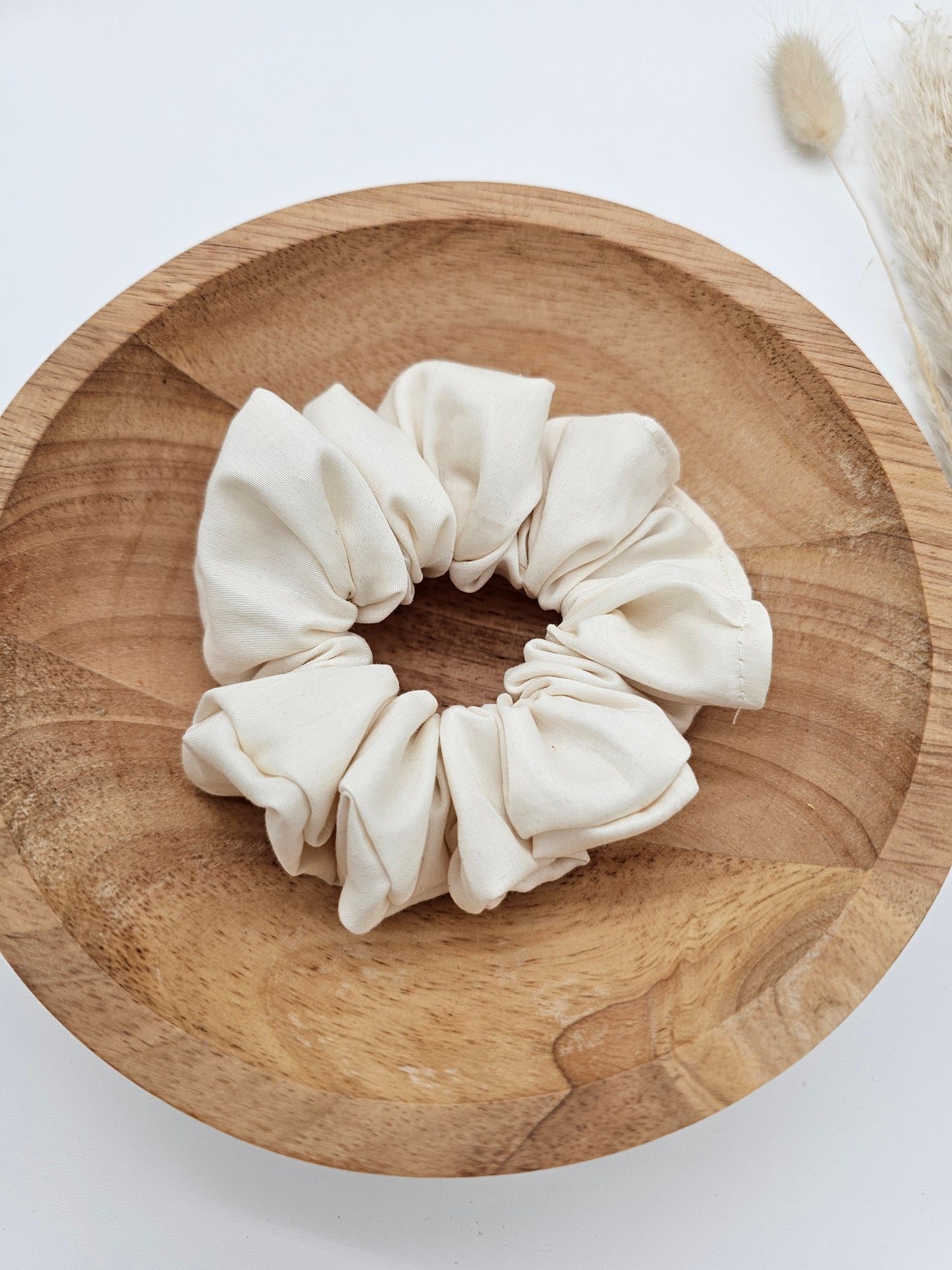 Trendiges Scrunchie Satin natur