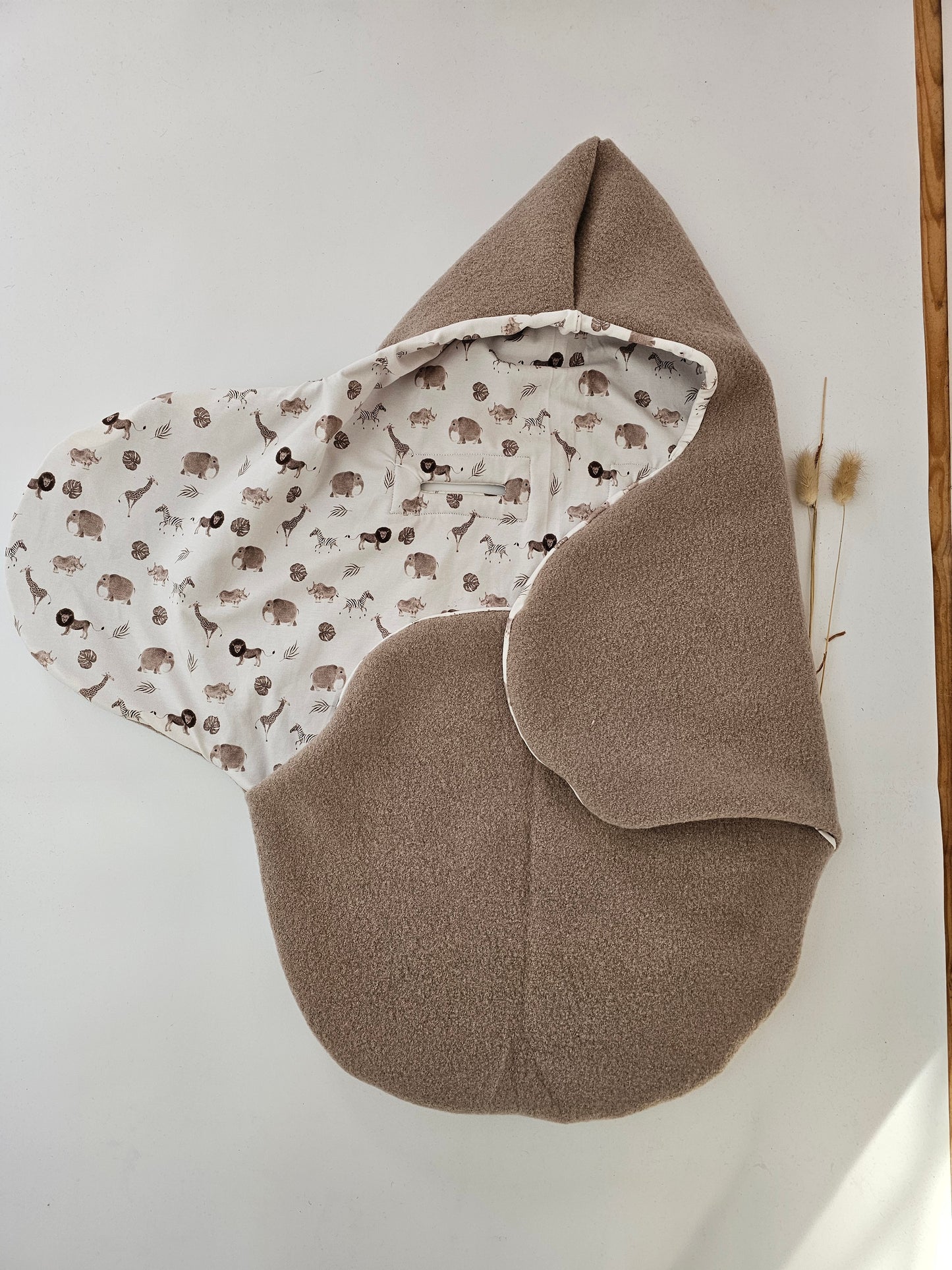 Maxicosi Decke 3-Punkt Gurtsystem aus 100% Schafwolle