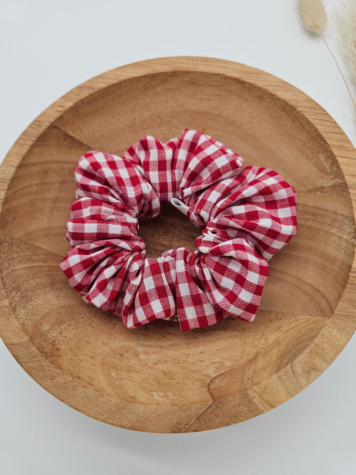 Trendiges Scrunchie rot kariert