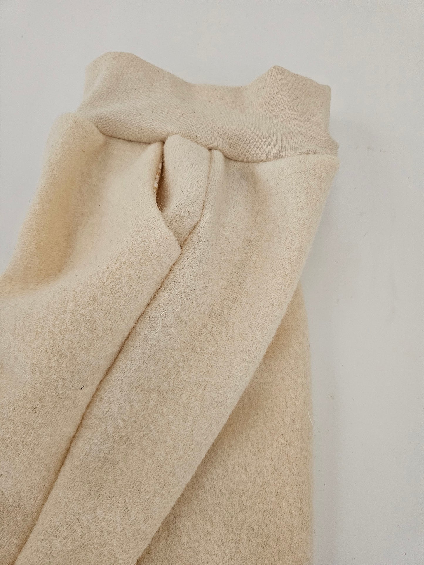 Walkhose aus 100% Schurwolle mit Hosentaschen Gr. 74 - 122 creme