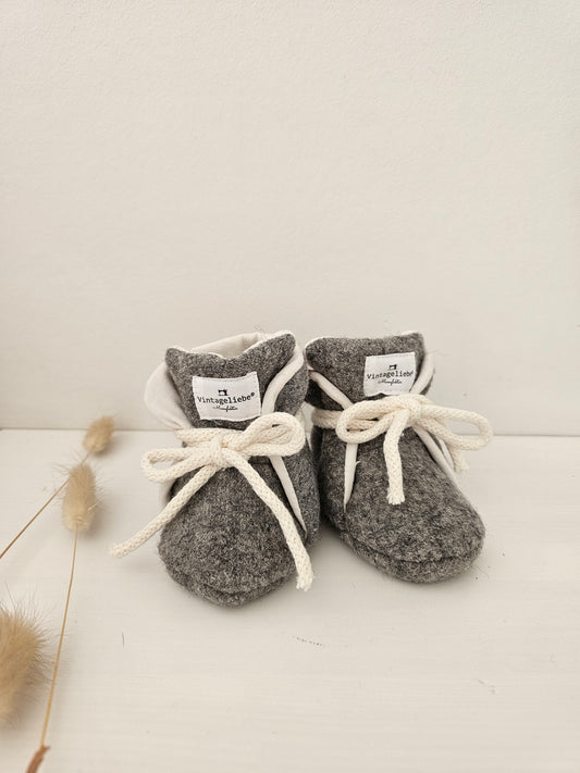 Vintageliebe® Hausschuhe Babyschuhe Walkboots aus 100% Schafwolle grau