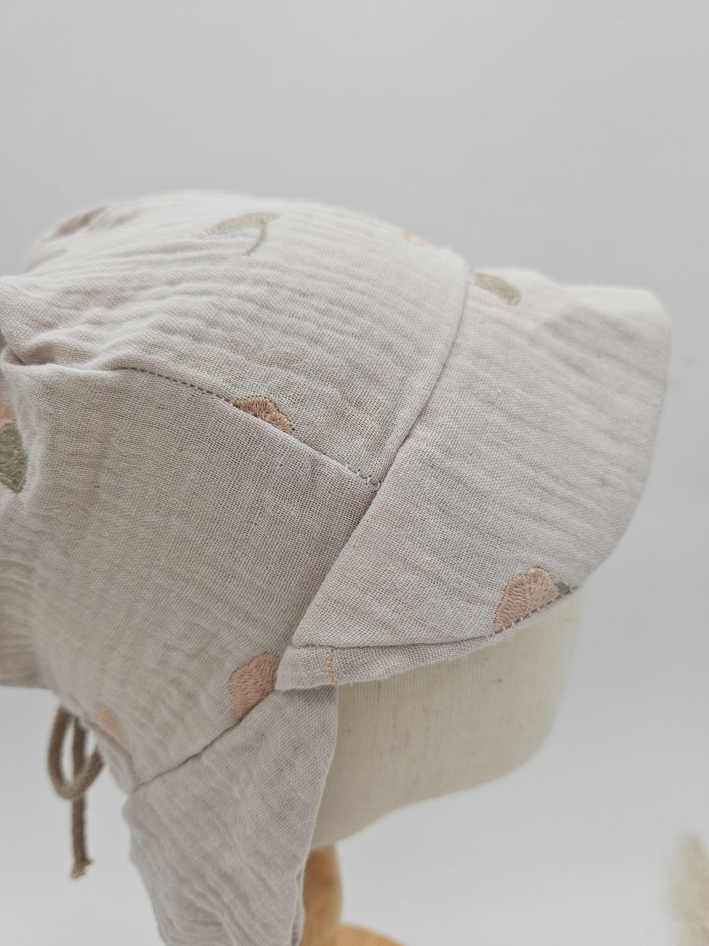 Sonnenhut Musselin blätter gestickt– Sommermütze Baby & Kinder – Vintageliebe® - Vintageliebe® Mein Shop