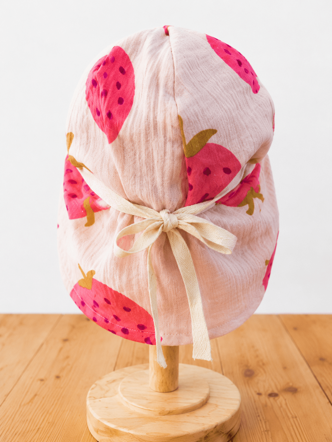Sonnenhut Musselin Erdbeere – Sommermütze Baby & Kinder – Vintageliebe® Mitwachsmütze - Vintageliebe® Mein Shop