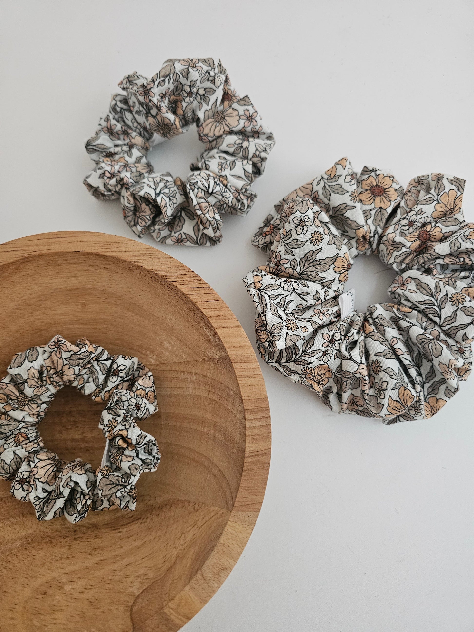 Trendiges Scrunchie Blumenmuster - Vintageliebe® Vintageliebe®