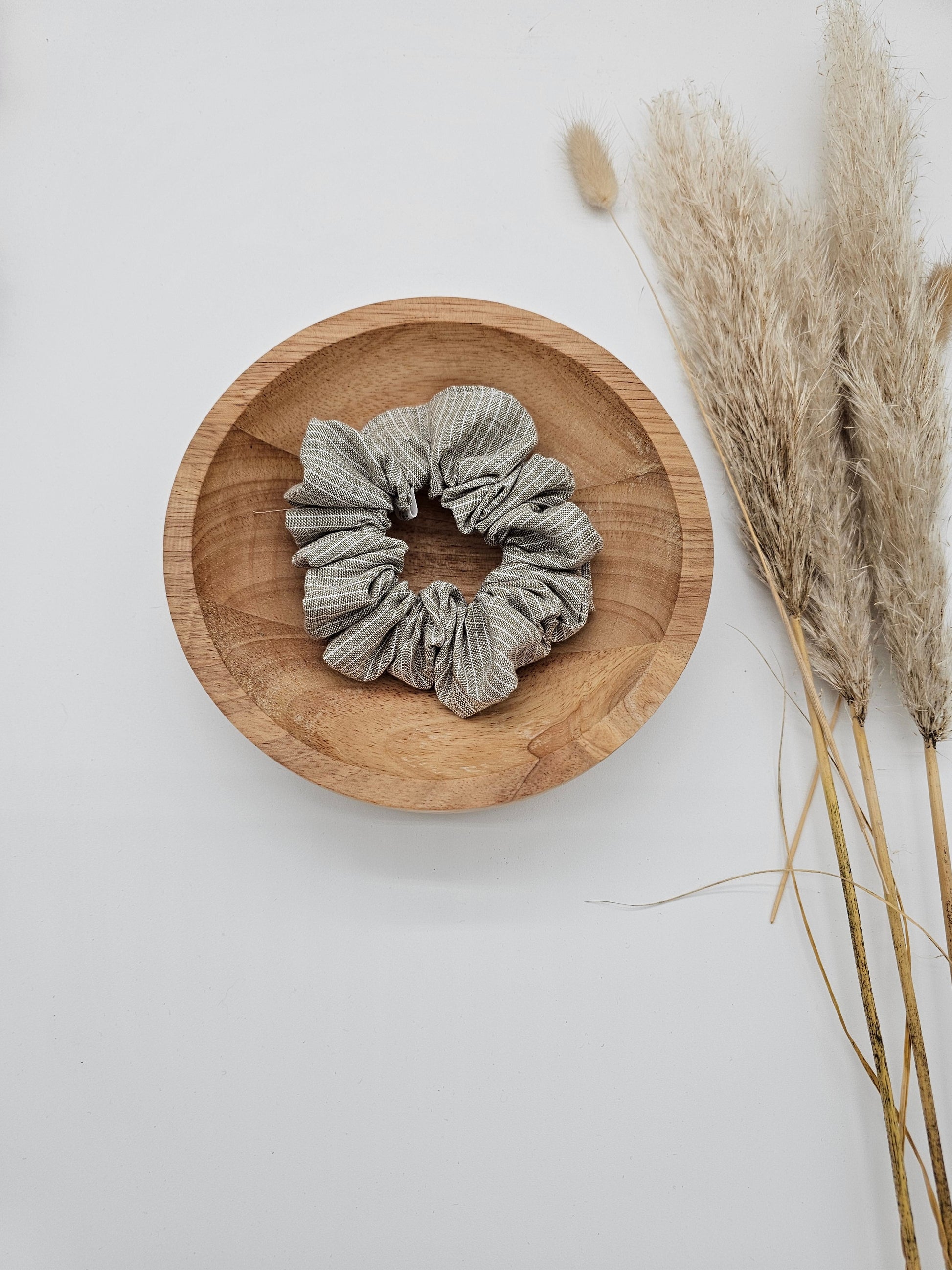 Trendiges Scrunchie oliv gestreift - Vintageliebe® Vintageliebe®