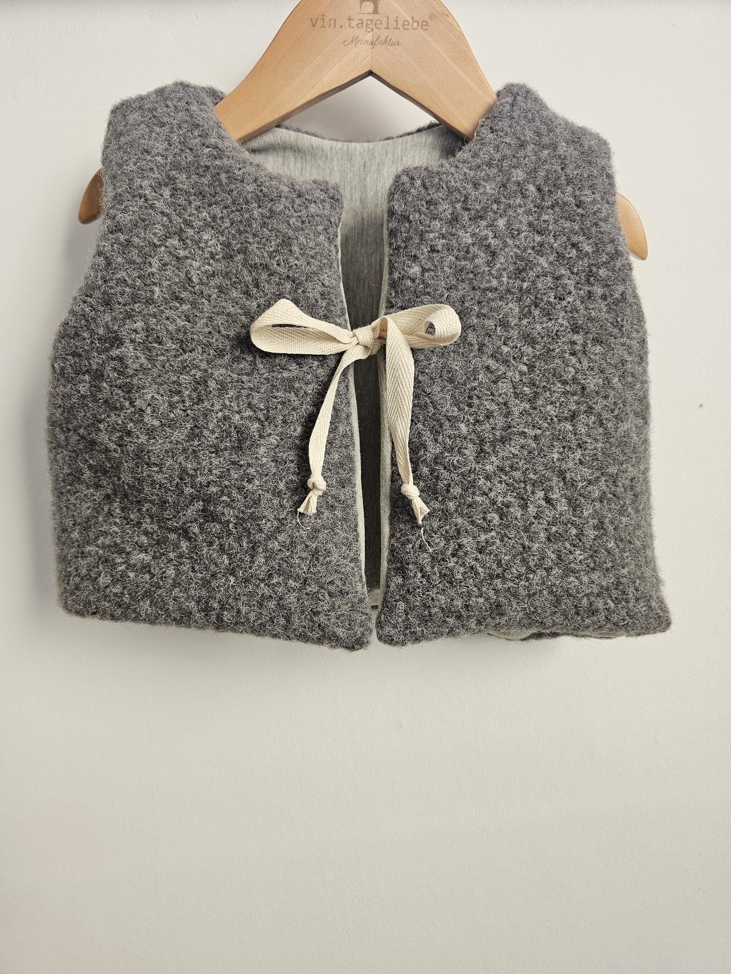 Vintageliebe® | Ärmellose Weste aus Boucle | Bis 6 Jahre - Vintageliebe® Mein Shop