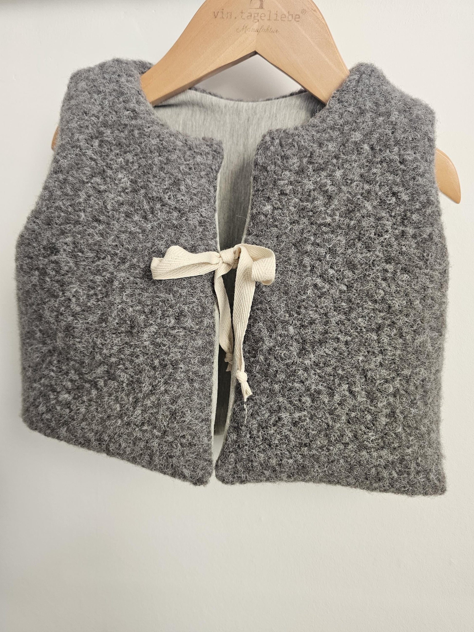 Vintageliebe® | Ärmellose Weste aus Boucle | Bis 6 Jahre - Vintageliebe® Mein Shop