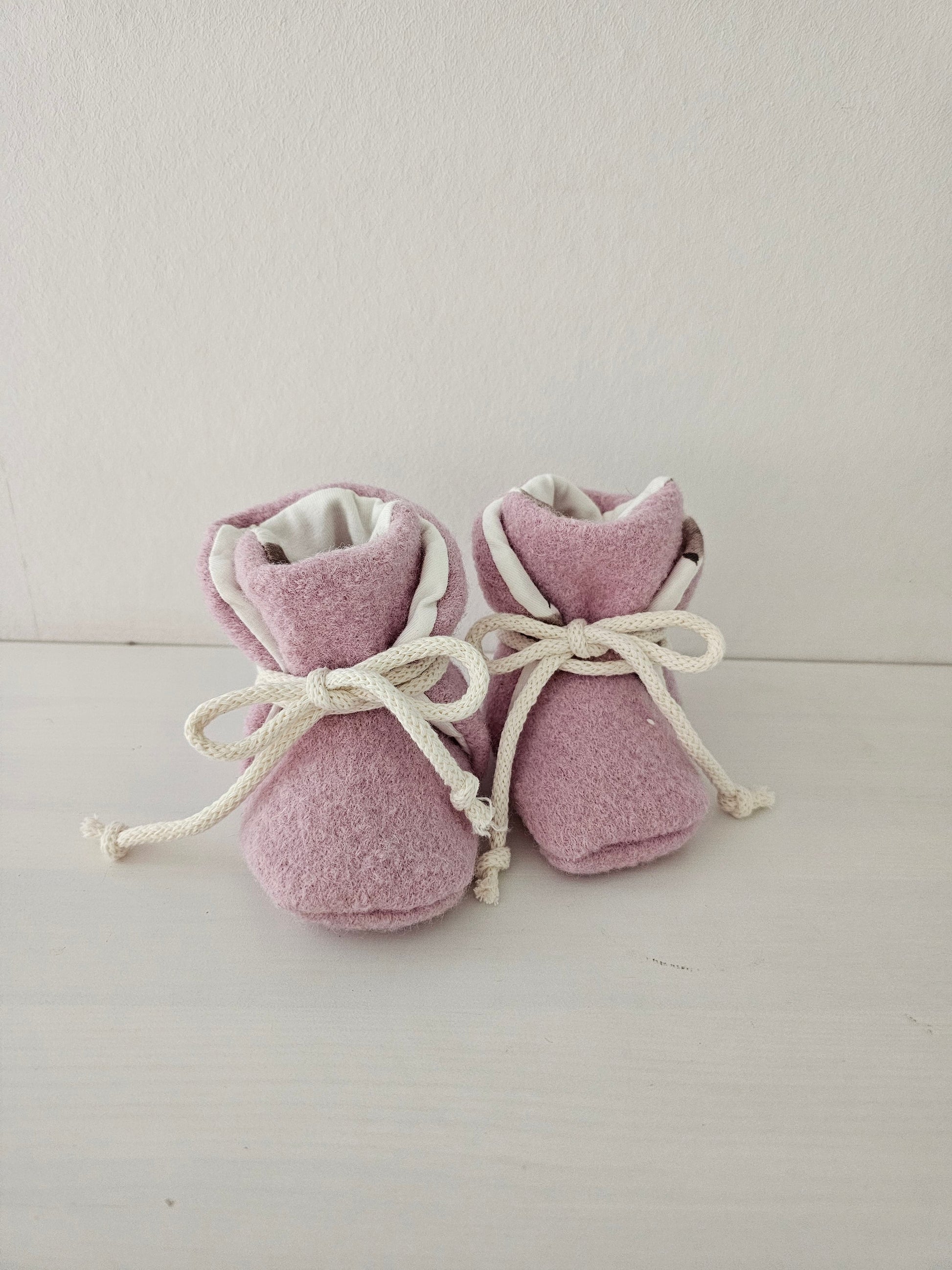 Vintageliebe® Hausschuhe Babyschuhe Walkboots aus 100% Schafwolle rosa - Vintageliebe® Vintageliebe®Boot aus 100% Schafwolle creme beige