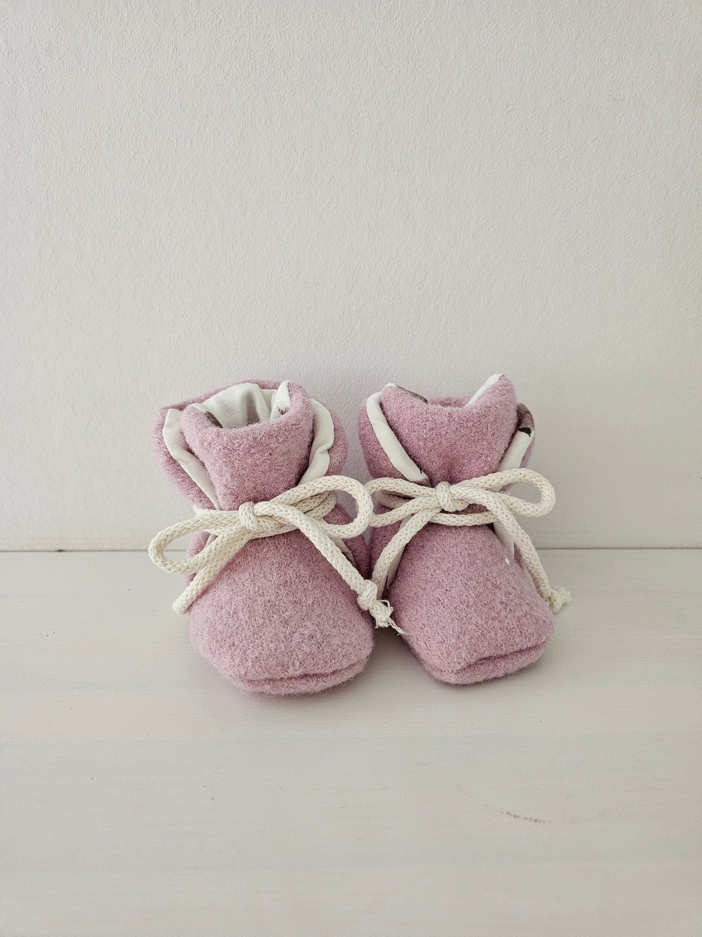 Vintageliebe® Hausschuhe Babyschuhe Walkboots aus 100% Schafwolle rosa - Vintageliebe® Vintageliebe®Boot aus 100% Schafwolle creme beige