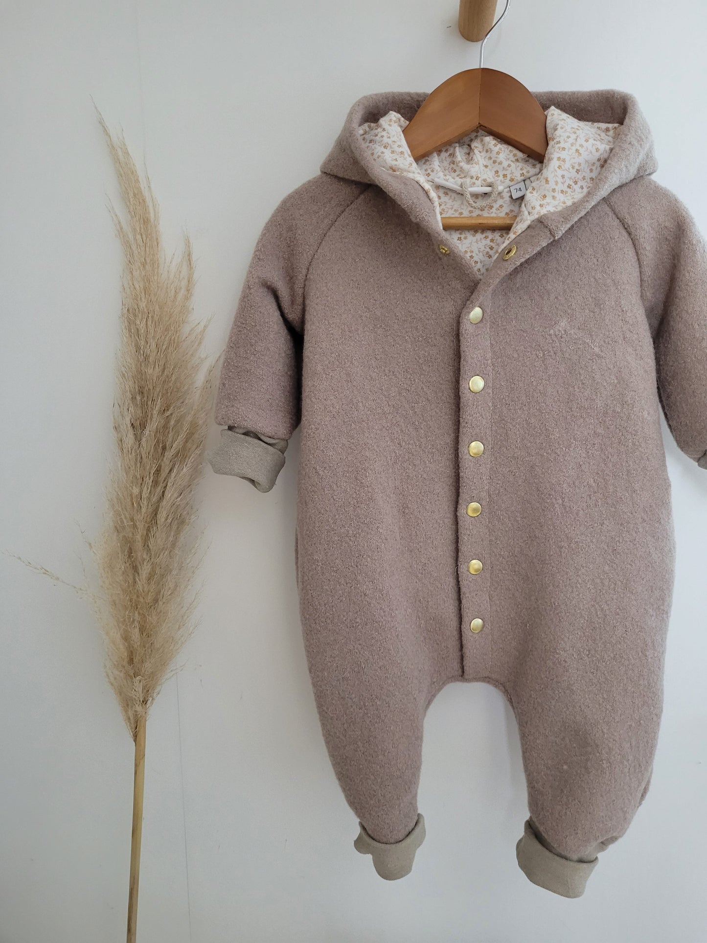 Vintageliebe® WOLLWALKOVERALL aus 100% Schurwolle. Naturprodukt. Walkloden Walkoverall Overall beige - Vintageliebe® Mein ShopWalkmütze, Bärenmütze aus 100% Schafwolle