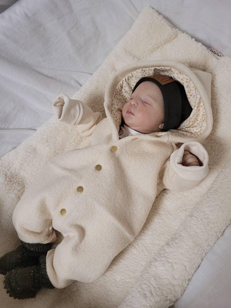 Vintageliebe® WOLLWALKOVERALL aus 100% Schurwolle. Naturprodukt. Walkloden Walkoverall Overall Creme beige - Vintageliebe® Mein ShopWalkmütze, Bärenmütze aus 100% Schafwolle