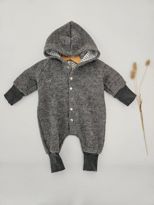 Vintageliebe® WOLLWALKOVERALL aus 100% Schurwolle. Naturprodukt. Walkloden Walkoverall Overall grau - Vintageliebe® Mein ShopWalkmütze, Bärenmütze aus 100% Schafwolle