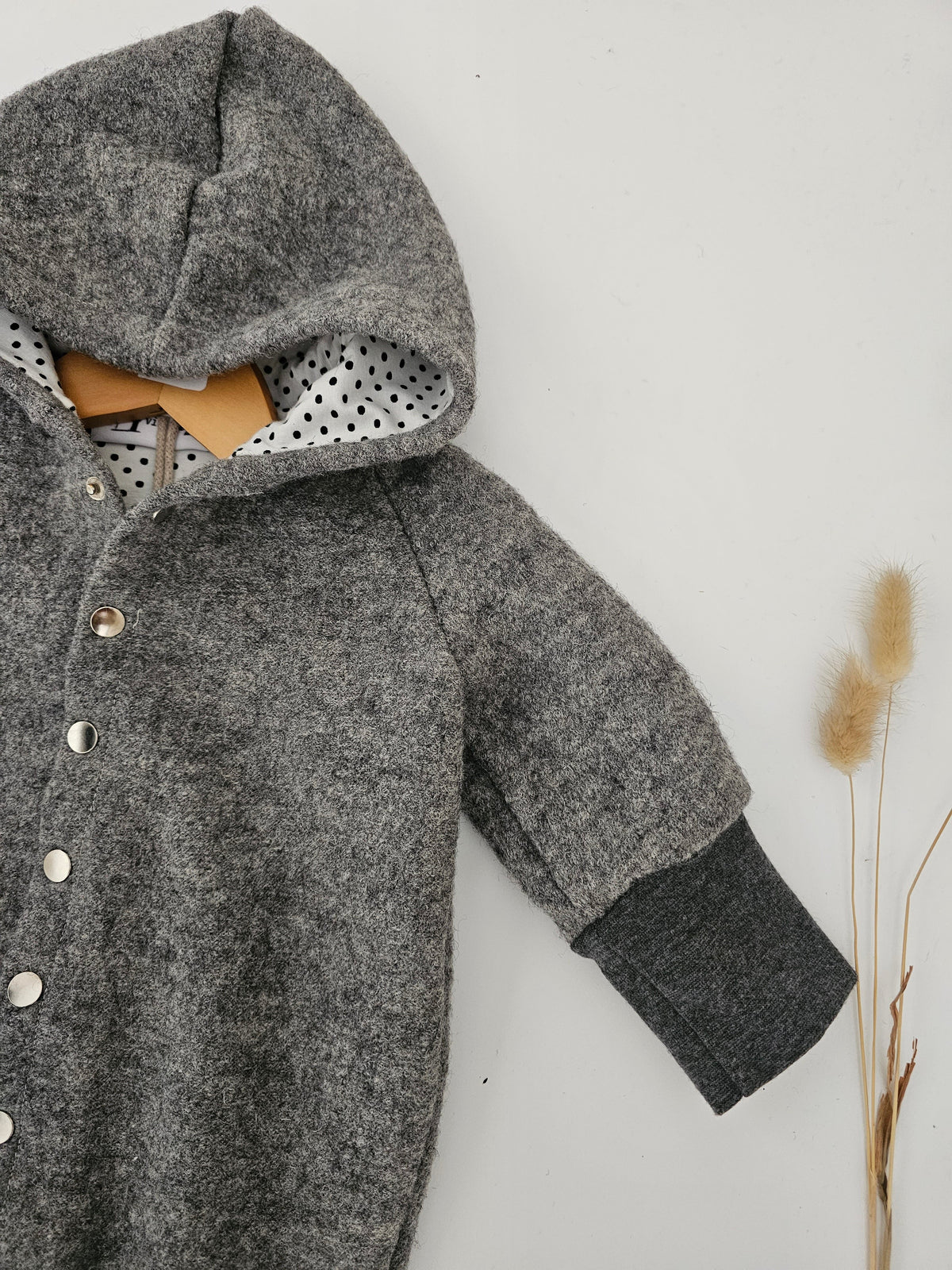Vintageliebe® WOLLWALKOVERALL aus 100% Schurwolle. Naturprodukt. Walkloden Walkoverall Overall grau - Vintageliebe® Mein ShopWalkmütze, Bärenmütze aus 100% Schafwolle